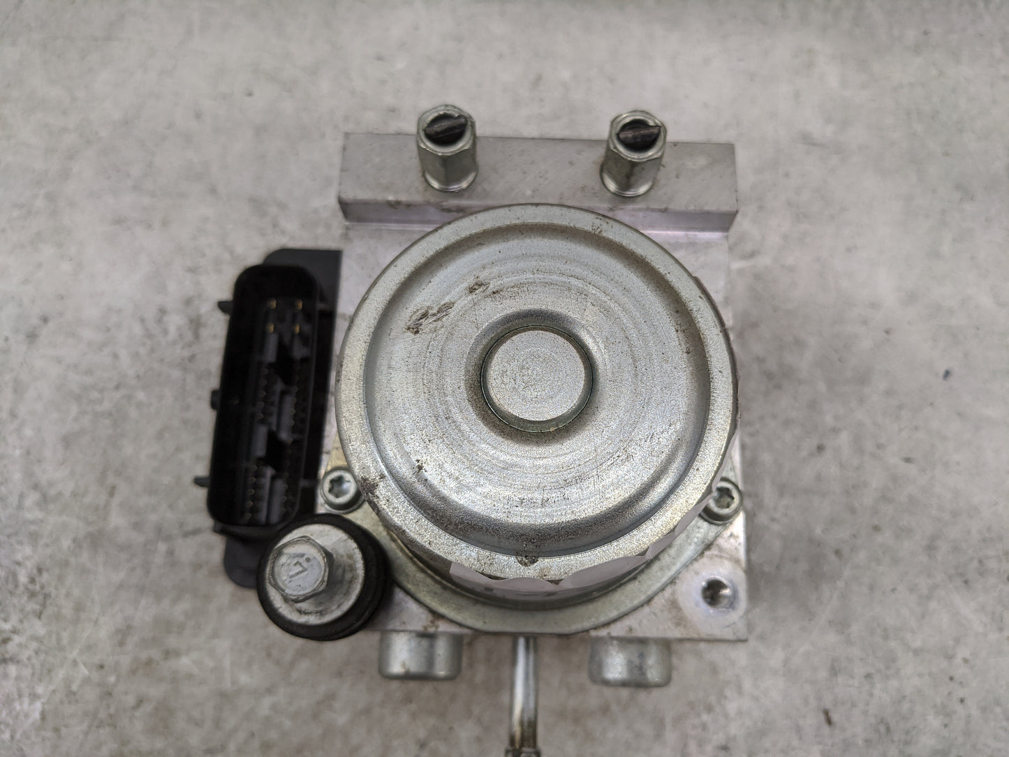 2012-2015 Nissan Rogue ABS Pump Control Module Replacement P/N:TD8405 2X101568 Fits Fits 2012 2013 2014 2015 OEM Used Auto P