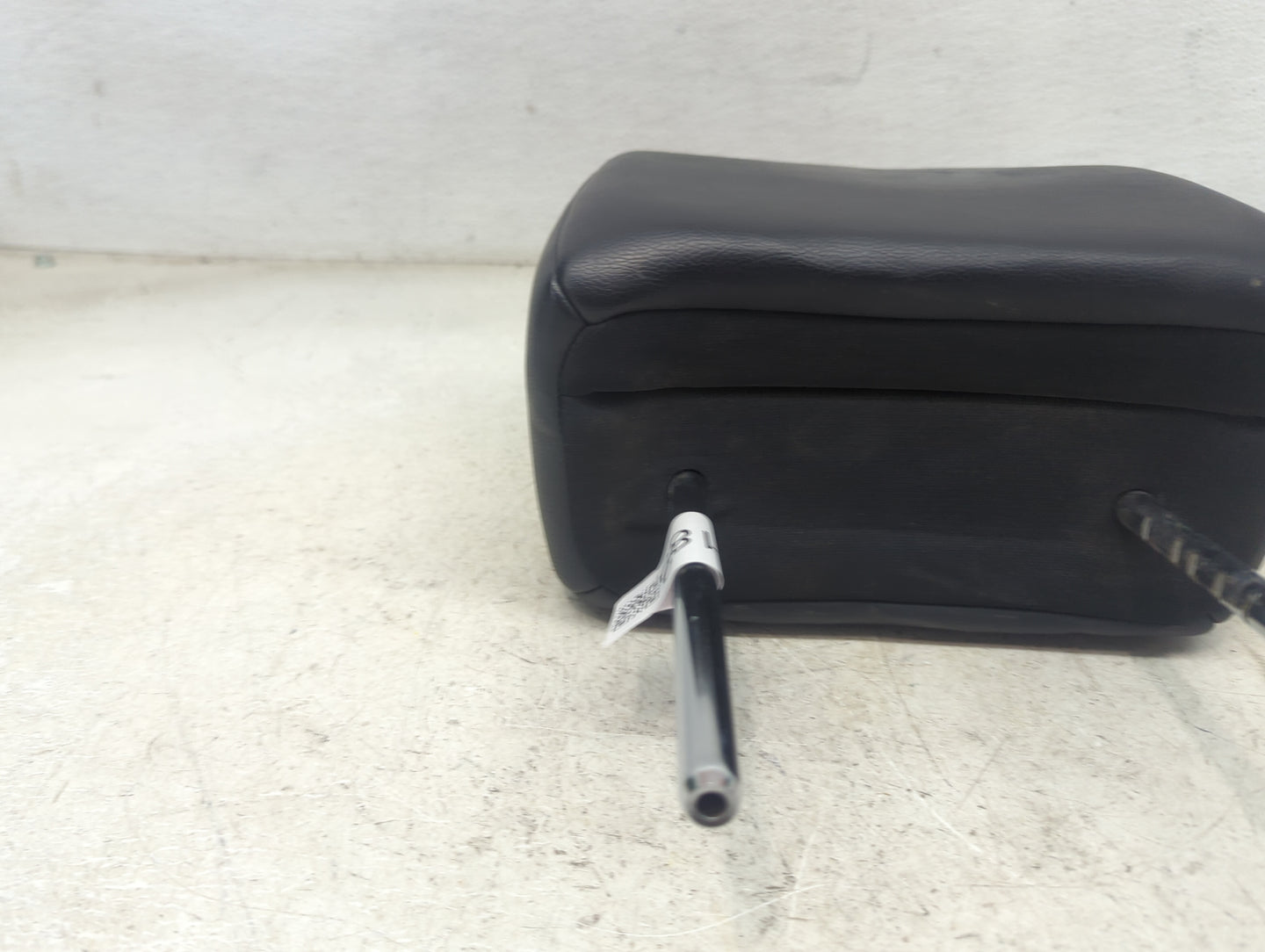 2013 Nissan Rogue Headrest Head Rest Front Driver Seat Black 1473189 - Oemusedautoparts1.com