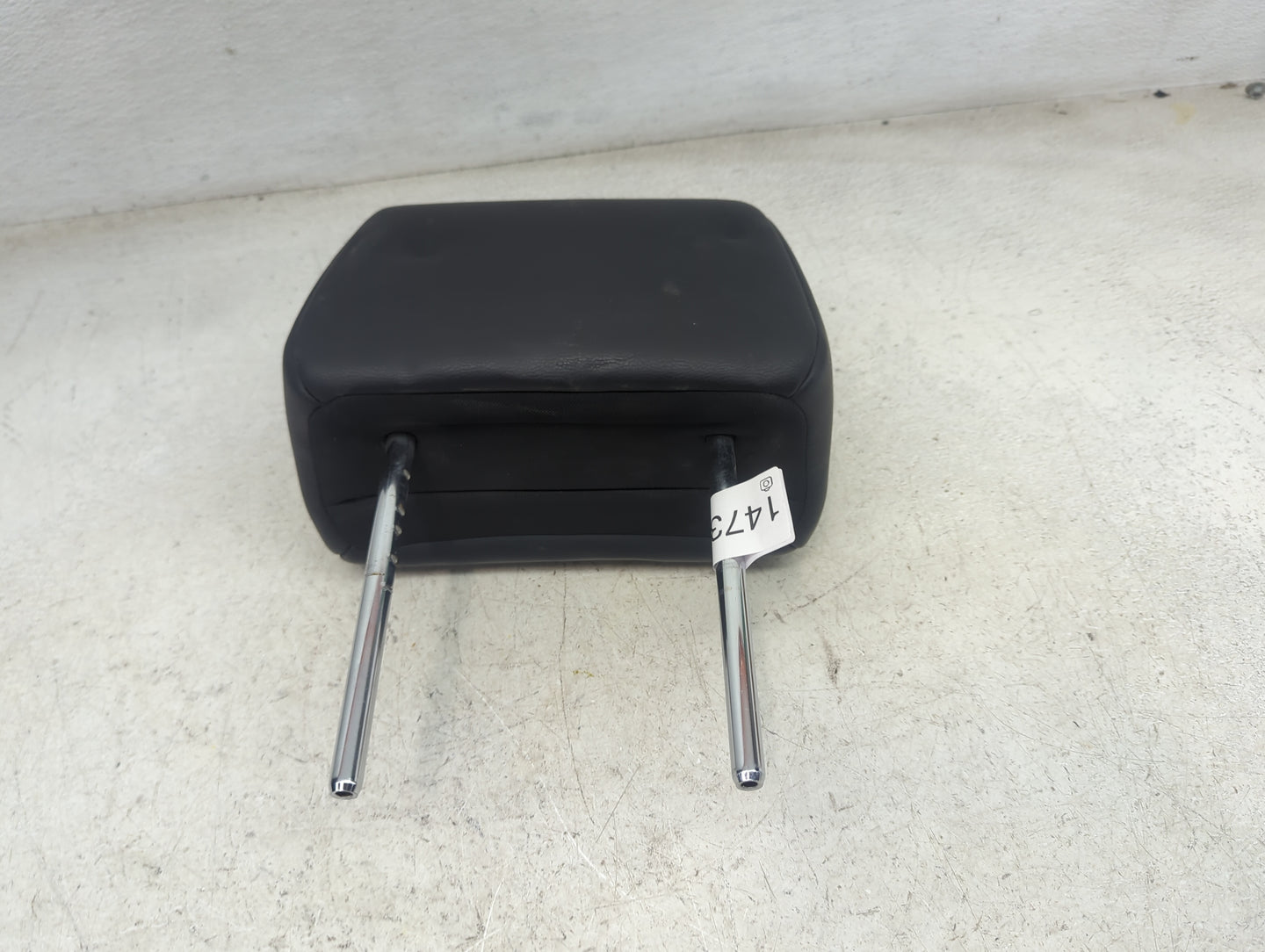 2013 Nissan Rogue Headrest Head Rest Front Driver Seat Black 1473189 - Oemusedautoparts1.com