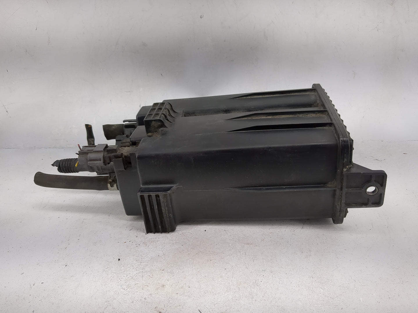 2013 Nissan Rogue Fuel Vapor Charcoal Canister - Oemusedautoparts1.com