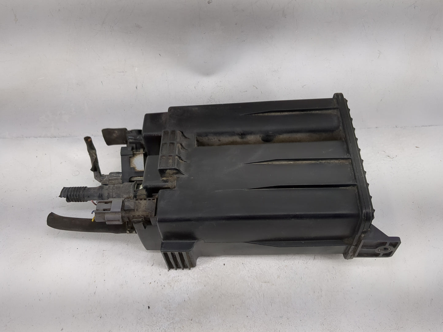 2013 Nissan Rogue Fuel Vapor Charcoal Canister - Oemusedautoparts1.com