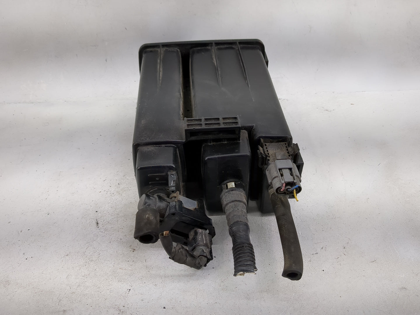2013 Nissan Rogue Fuel Vapor Charcoal Canister - Oemusedautoparts1.com