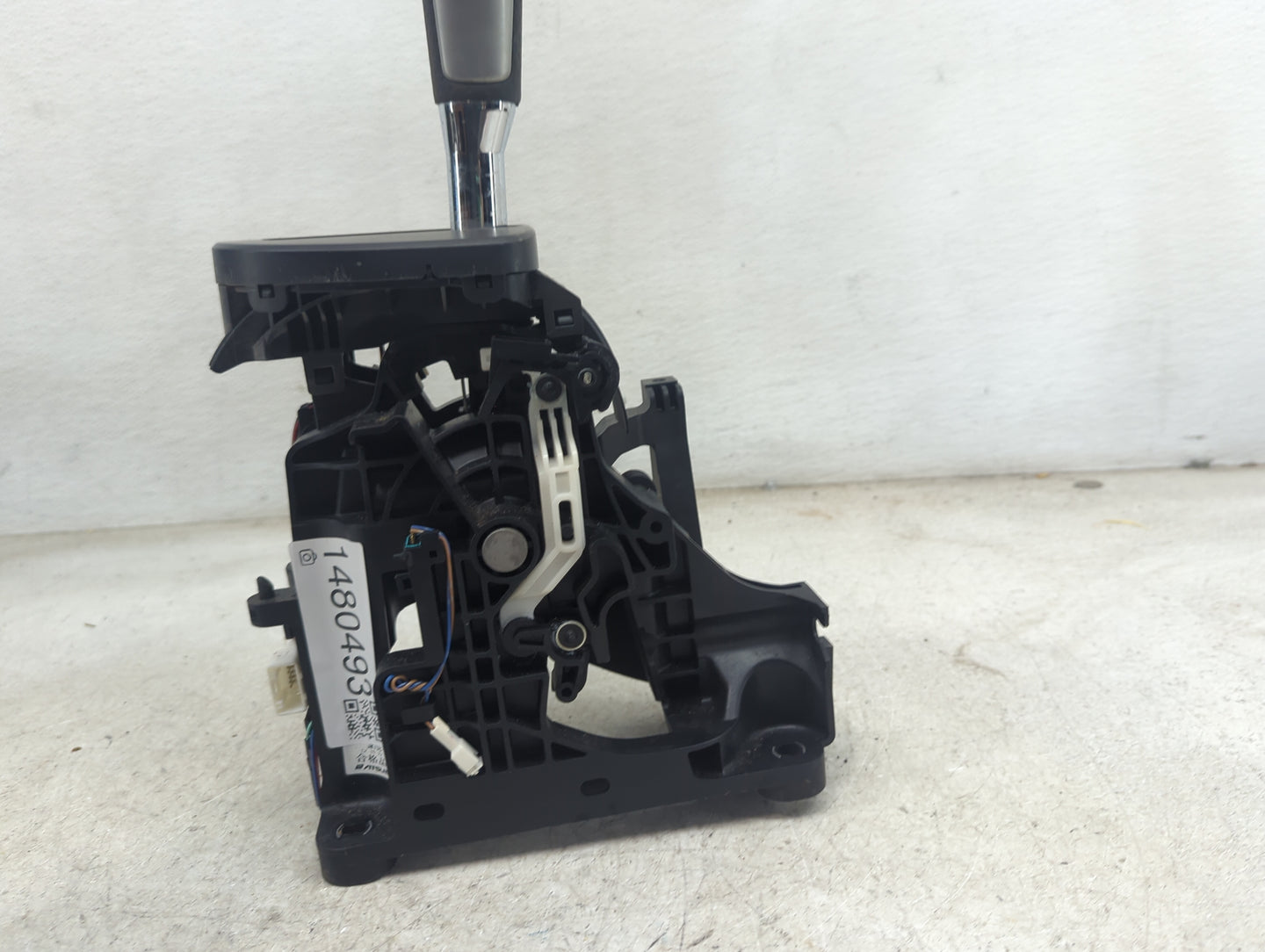 2013 Nissan Rogue Floor Console Assembly Shifter 1480493 - Oemusedautoparts1.com