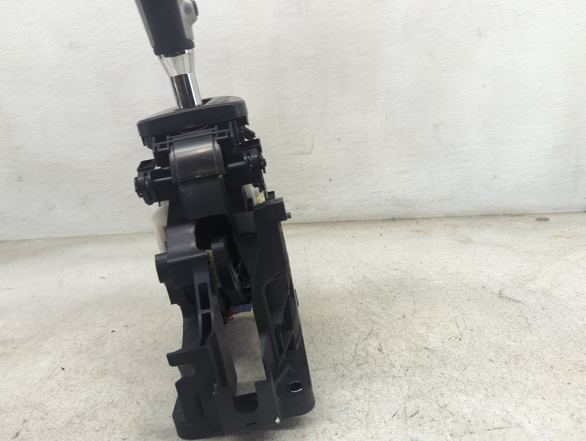 2013 Nissan Rogue Floor Console Assembly Shifter 1480493 - Oemusedautoparts1.com