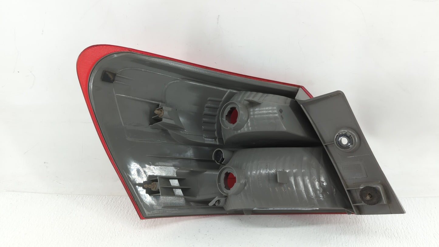 2008-2015 Nissan Rogue Tail Light Assembly Passenger Right OEM Fits Fits 2008 2009 2010 2011 2012 2013 2014 2015 OEM Used Au