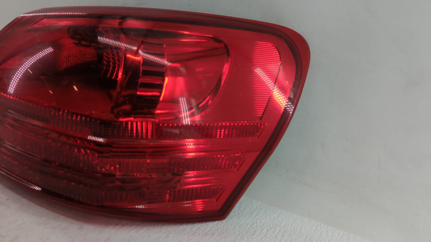 2008-2015 Nissan Rogue Tail Light Assembly Passenger Right OEM Fits Fits 2008 2009 2010 2011 2012 2013 2014 2015 OEM Used Au