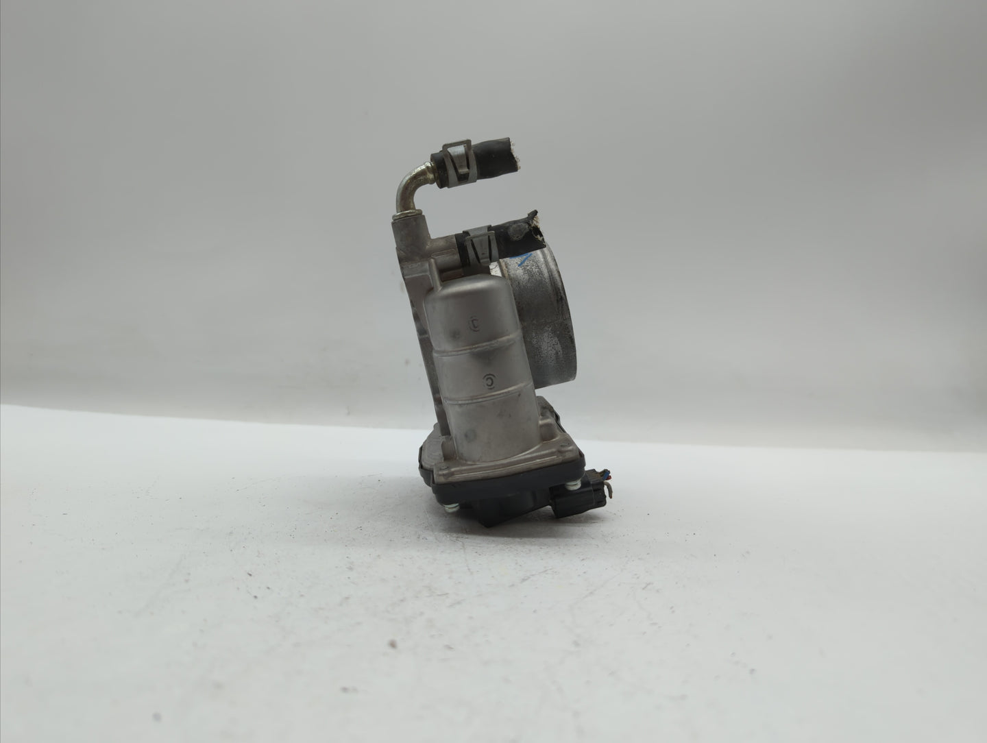 2011-2015 Nissan Rogue Throttle Body P/N:526-01 RME60-15 Fits Fits 2011 2012 2013 2014 2015 OEM Used Auto Parts - Oemusedaut