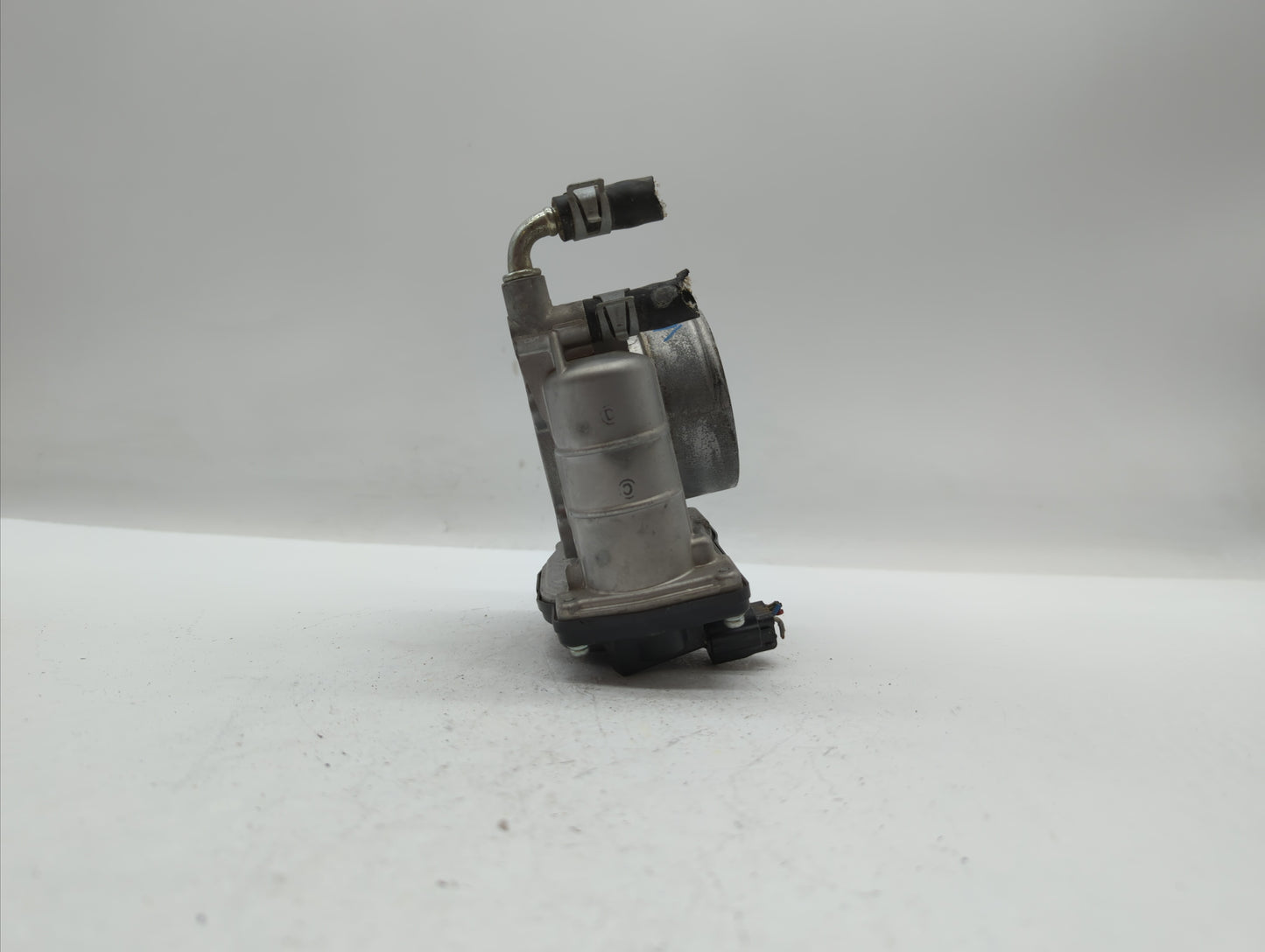 2011-2015 Nissan Rogue Throttle Body P/N:526-01 RME60-15 Fits Fits 2011 2012 2013 2014 2015 OEM Used Auto Parts - Oemusedaut