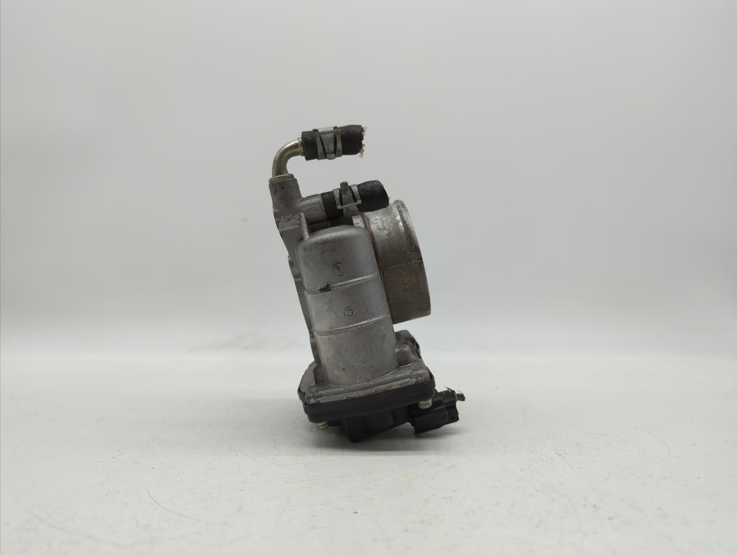 2011-2015 Nissan Rogue Throttle Body P/N:526-01 RME60-15 Fits Fits 2011 2012 2013 2014 2015 OEM Used Auto Parts - Oemusedaut