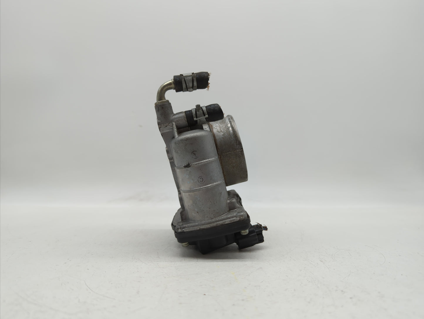 2011-2015 Nissan Rogue Throttle Body P/N:526-01 RME60-15 Fits Fits 2011 2012 2013 2014 2015 OEM Used Auto Parts - Oemusedaut