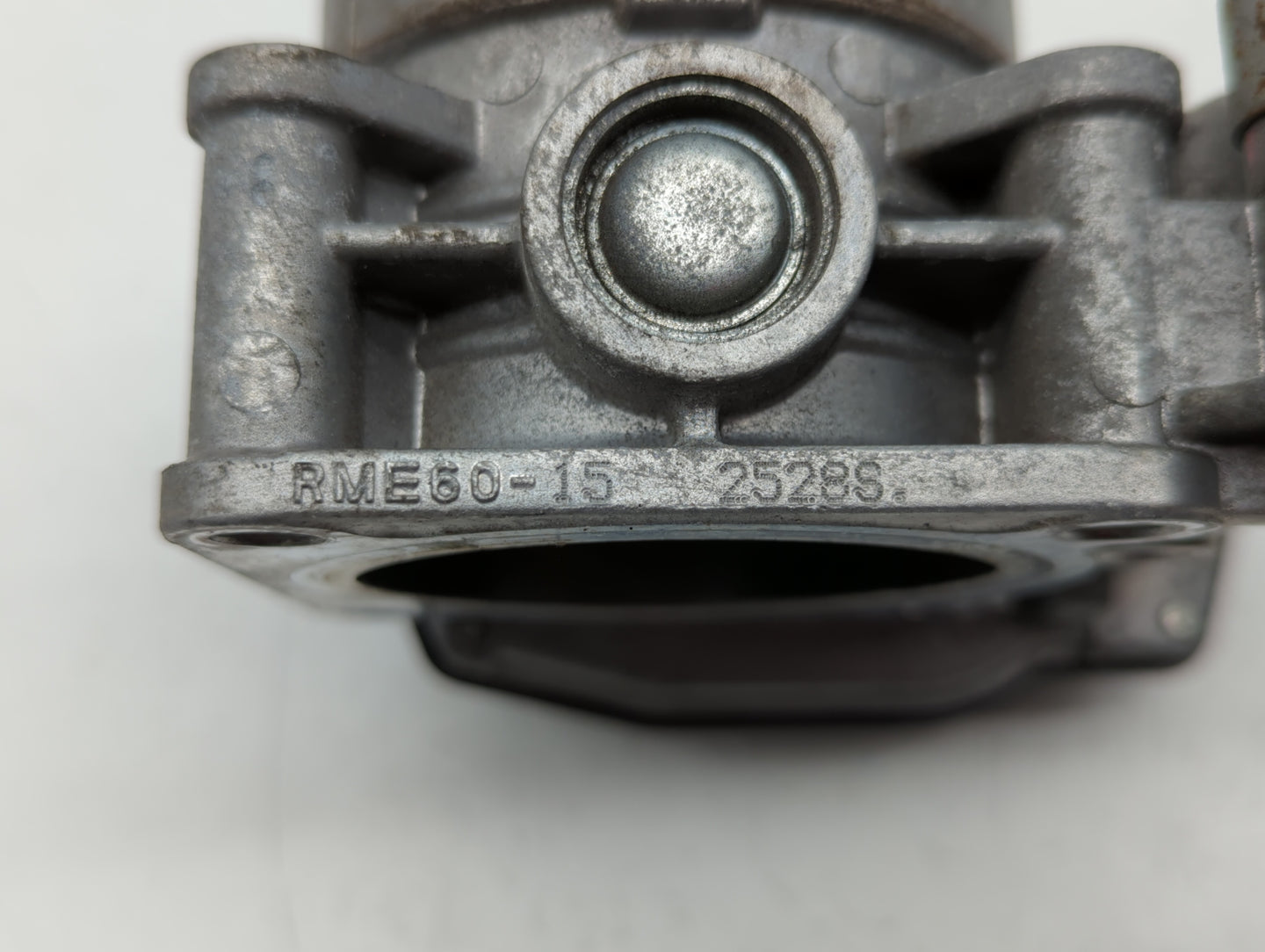 2011-2015 Nissan Rogue Throttle Body P/N:526-01 RME60-15 Fits Fits 2011 2012 2013 2014 2015 OEM Used Auto Parts - Oemusedaut