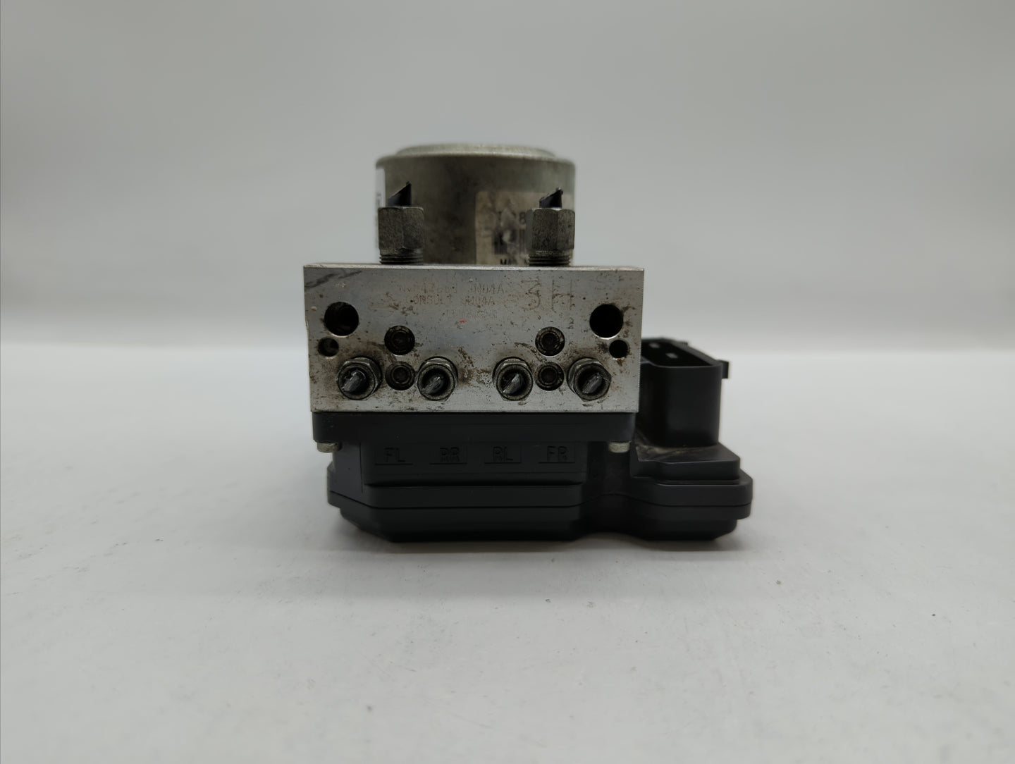2012-2015 Nissan Rogue ABS Pump Control Module Replacement P/N:47660 JM04A Fits Fits 2012 2013 2014 2015 OEM Used Auto Parts
