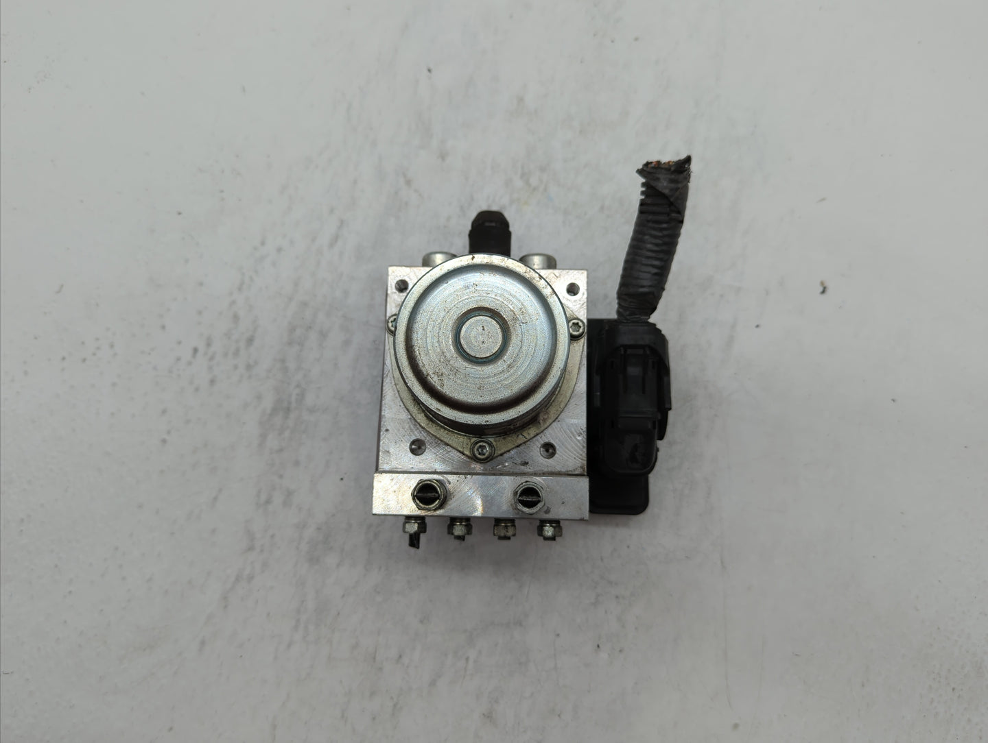 2012-2015 Nissan Rogue ABS Pump Control Module Replacement P/N:47660 JM04A Fits Fits 2012 2013 2014 2015 OEM Used Auto Parts