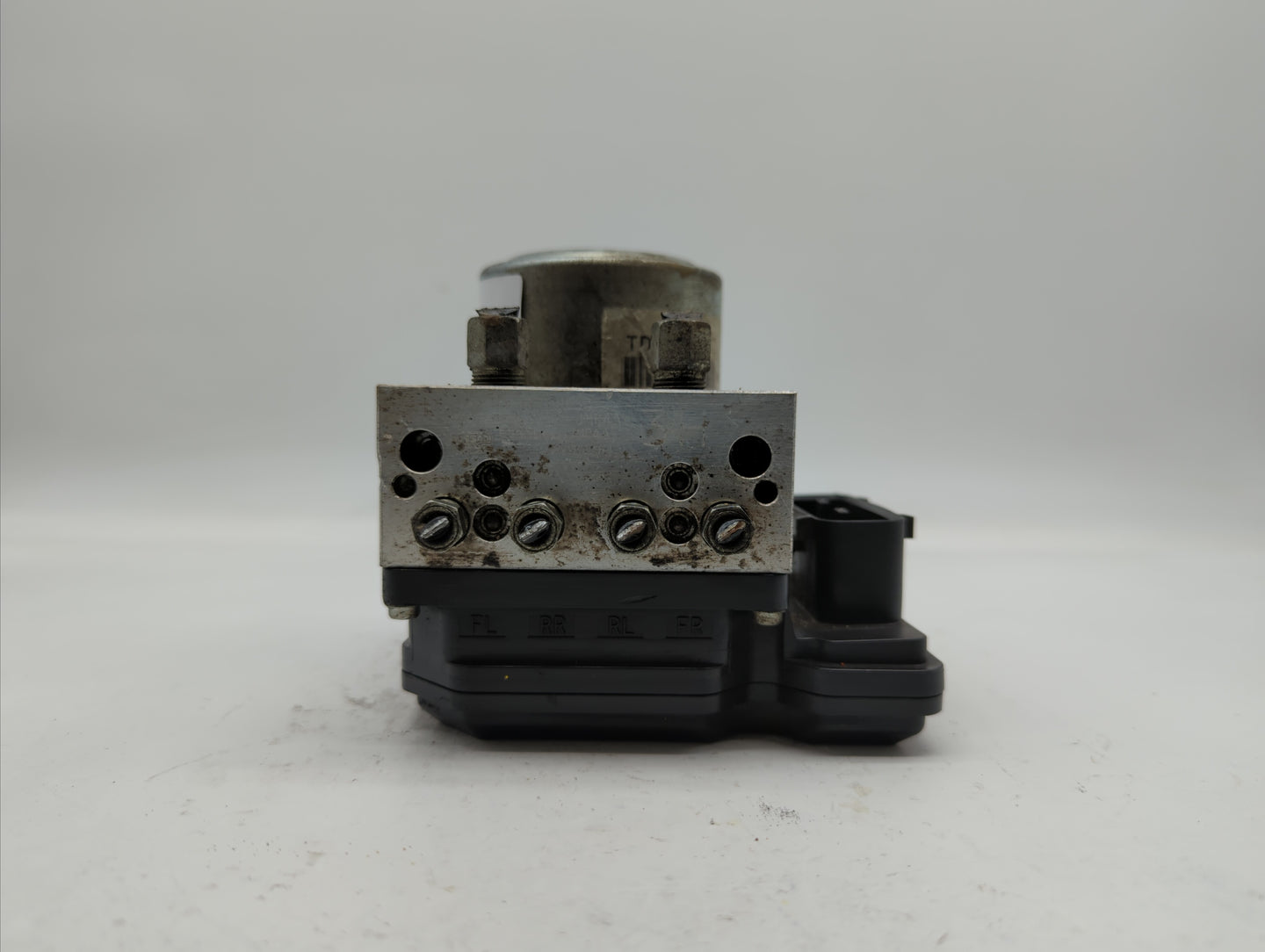 2012-2015 Nissan Rogue ABS Pump Control Module Replacement P/N:47660 JM04A Fits Fits 2012 2013 2014 2015 OEM Used Auto Parts