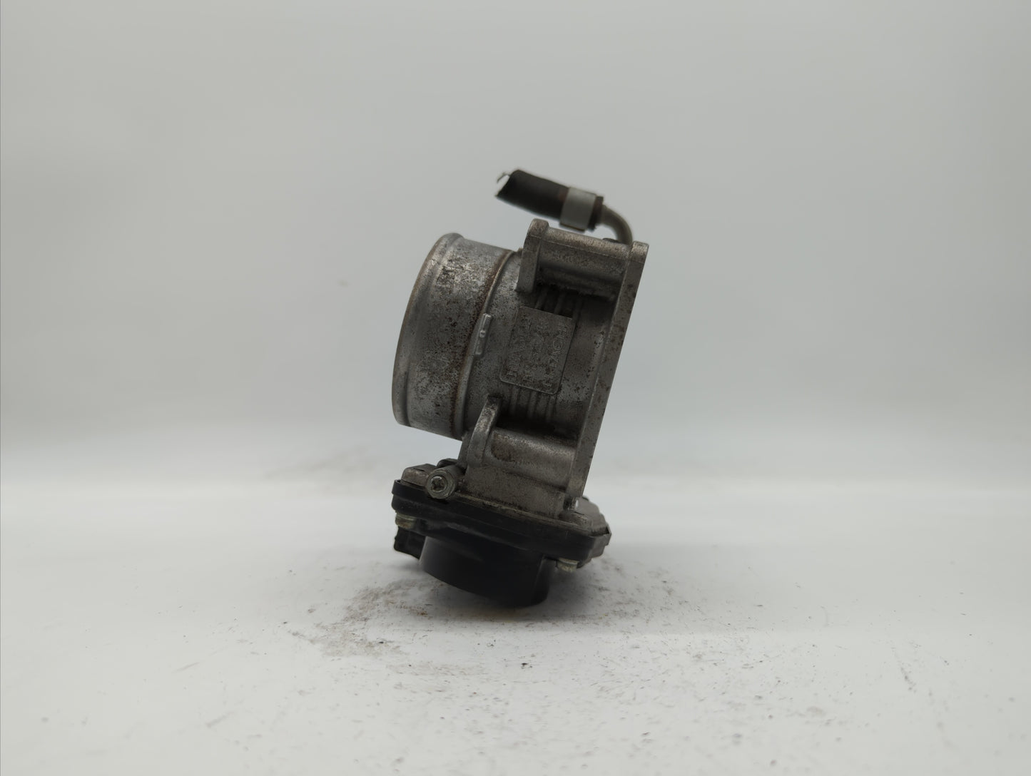 2011-2015 Nissan Rogue Throttle Body P/N:526-01 RME60-15 Fits Fits 2011 2012 2013 2014 2015 OEM Used Auto Parts - Oemusedaut