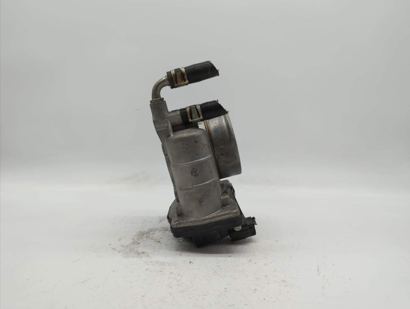 2011-2015 Nissan Rogue Throttle Body P/N:526-01 RME60-15 Fits Fits 2011 2012 2013 2014 2015 OEM Used Auto Parts - Oemusedaut