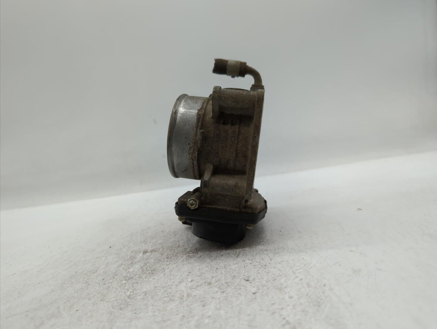 2011-2015 Nissan Rogue Throttle Body P/N:526-01 RME60-15 Fits Fits 2011 2012 2013 2014 2015 OEM Used Auto Parts - Oemusedaut