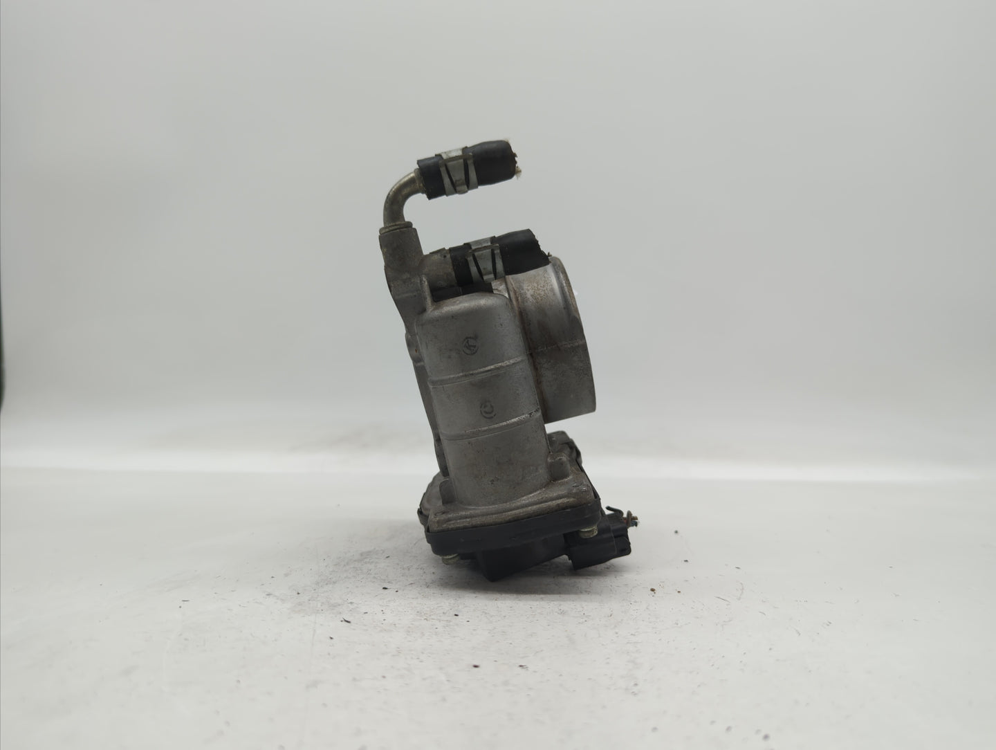 2011-2015 Nissan Rogue Throttle Body P/N:526-01 RME60-15 Fits Fits 2011 2012 2013 2014 2015 OEM Used Auto Parts - Oemusedaut
