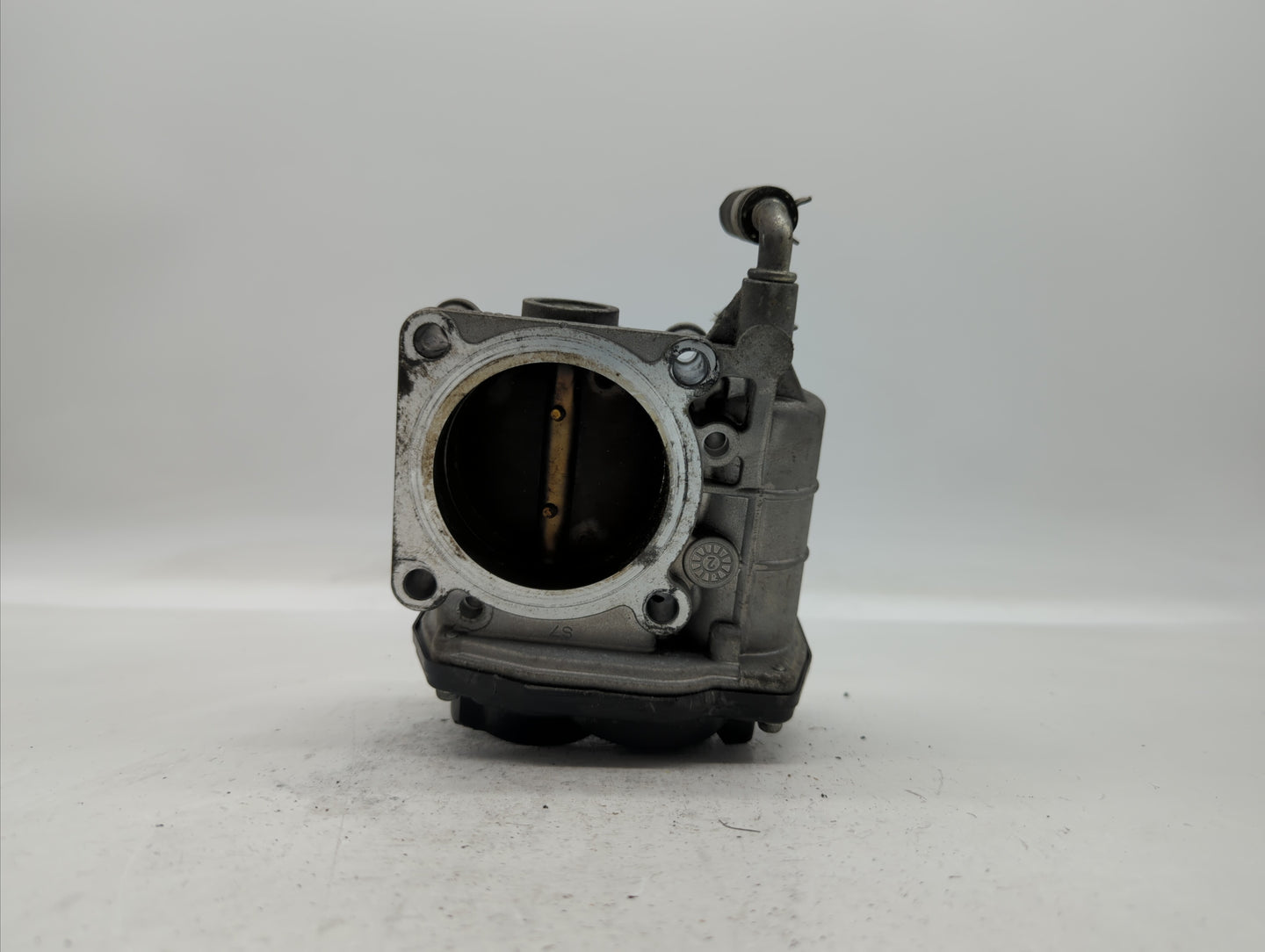 2011-2015 Nissan Rogue Throttle Body P/N:526-01 RME60-15 Fits Fits 2011 2012 2013 2014 2015 OEM Used Auto Parts - Oemusedaut