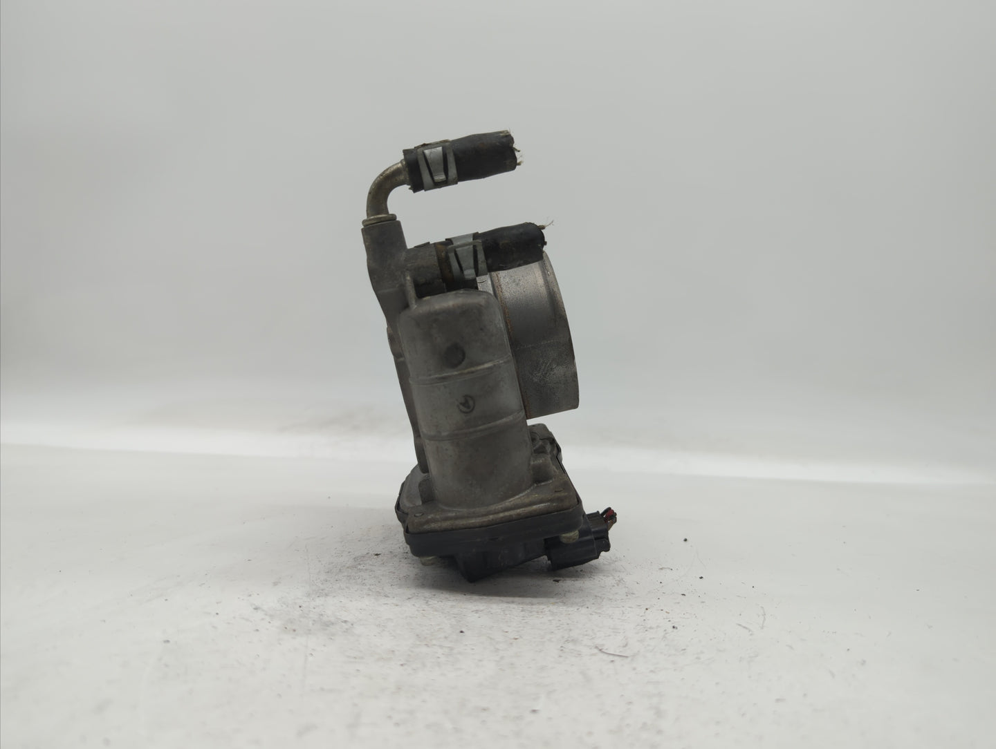2011-2015 Nissan Rogue Throttle Body P/N:526-01 RME60-15 Fits Fits 2011 2012 2013 2014 2015 OEM Used Auto Parts - Oemusedaut