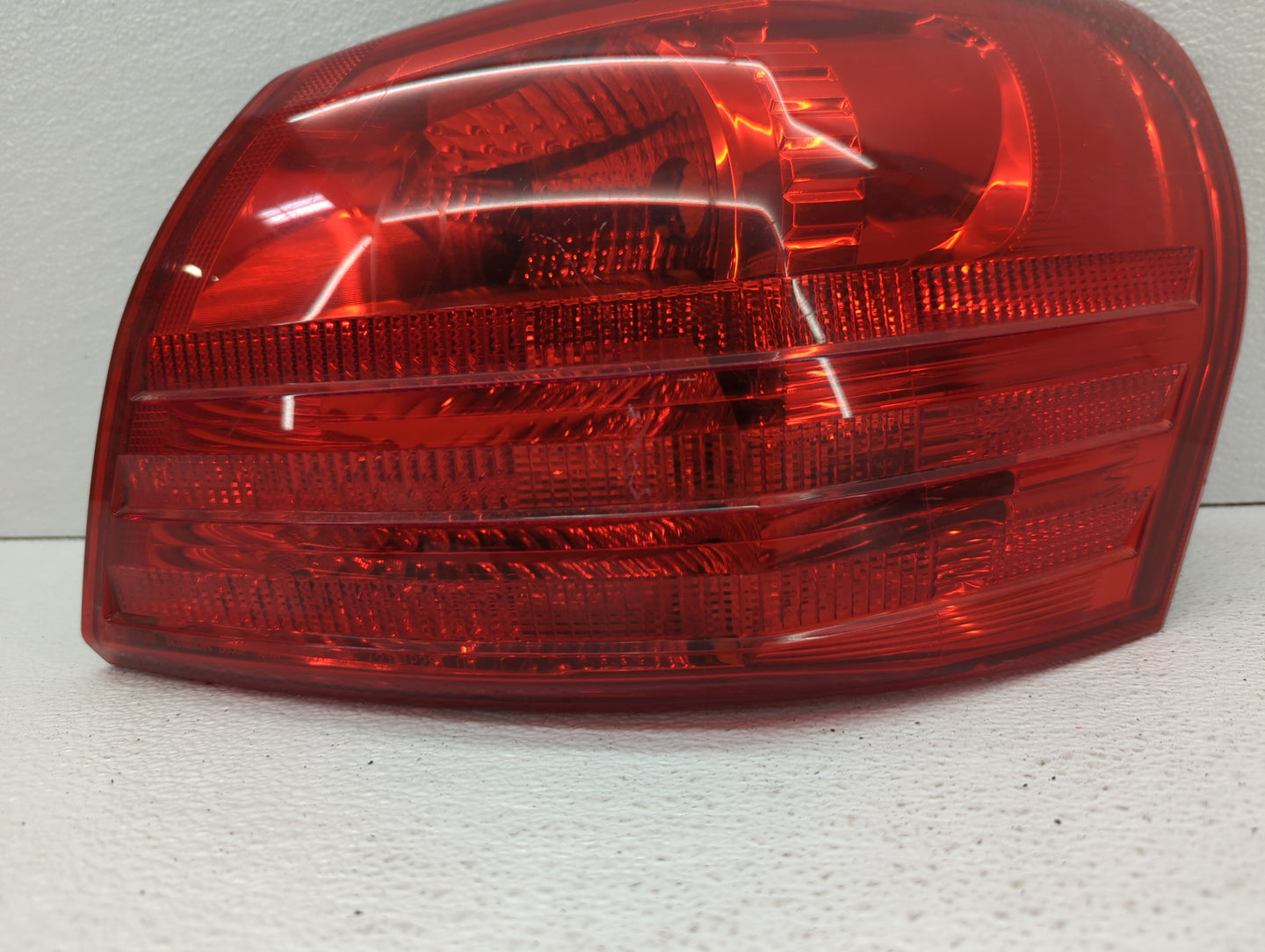 2008-2015 Nissan Rogue Tail Light Assembly Passenger Right OEM Fits Fits 2008 2009 2010 2011 2012 2013 2014 2015 OEM Used Au