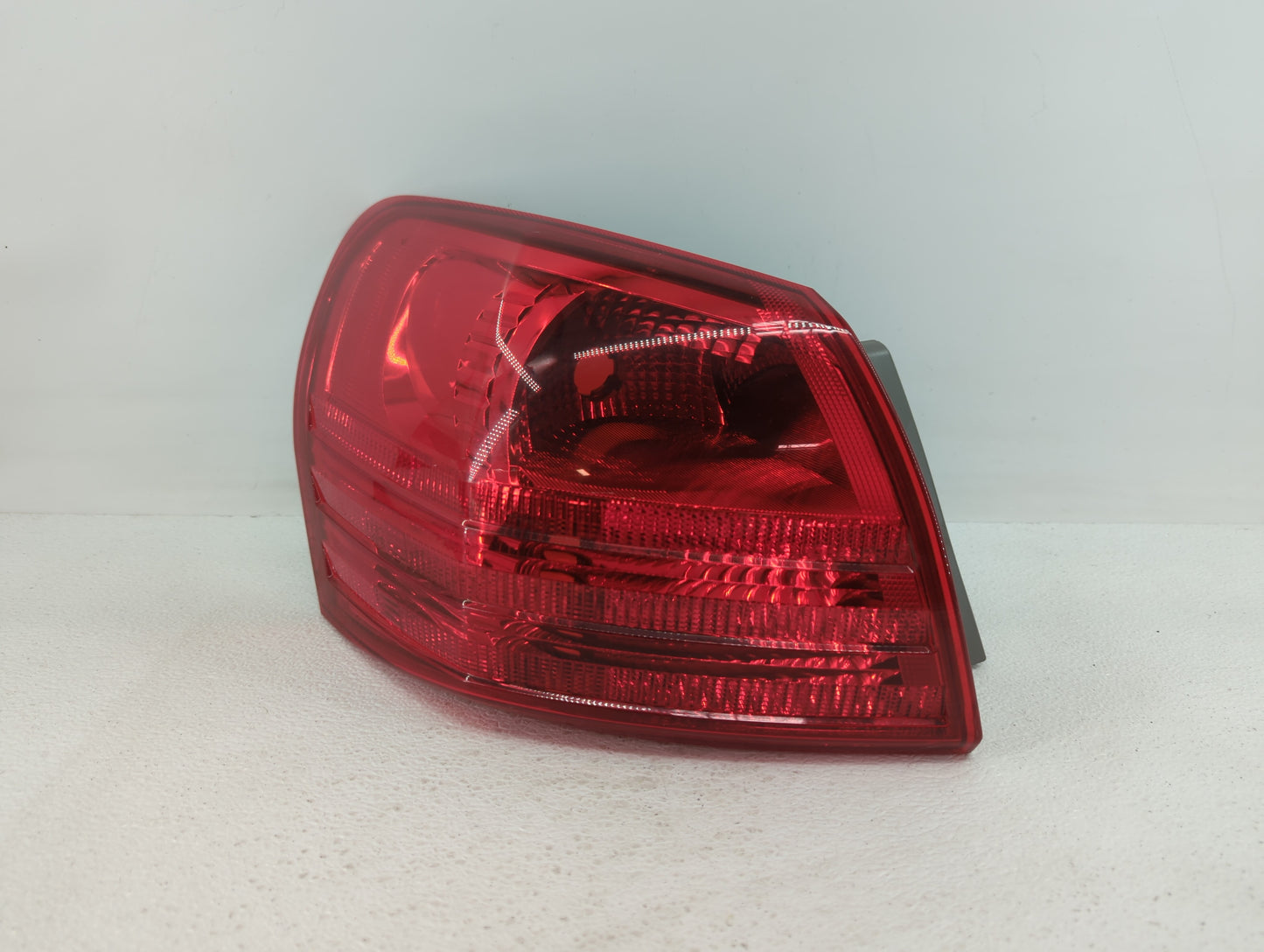 2008-2015 Nissan Rogue Tail Light Assembly Driver Left OEM P/N:DS685-B000L 2PA 946 099 Fits OEM Used Auto Parts - Oemusedaut