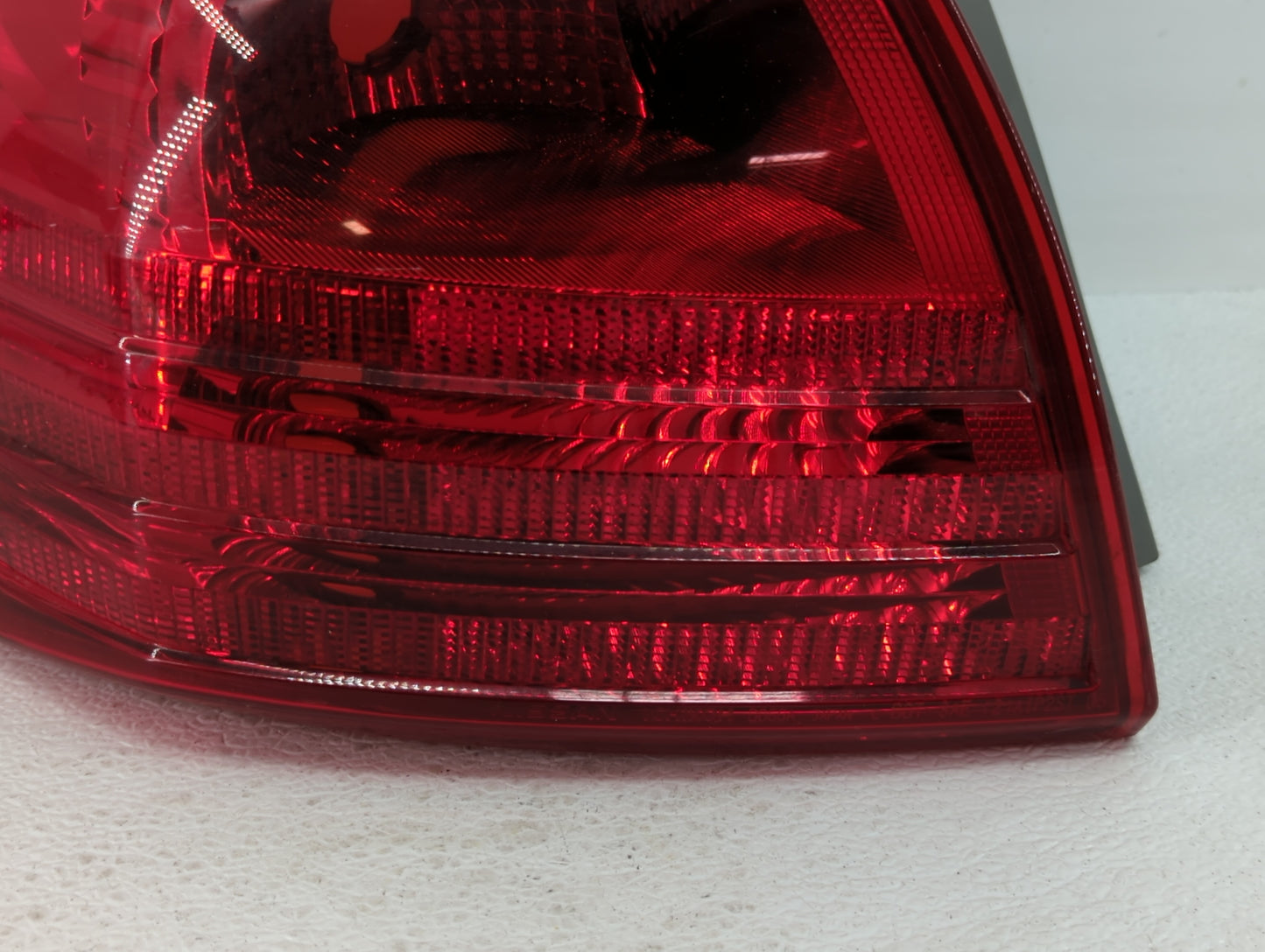 2008-2015 Nissan Rogue Tail Light Assembly Driver Left OEM P/N:DS685-B000L 2PA 946 099 Fits OEM Used Auto Parts - Oemusedaut