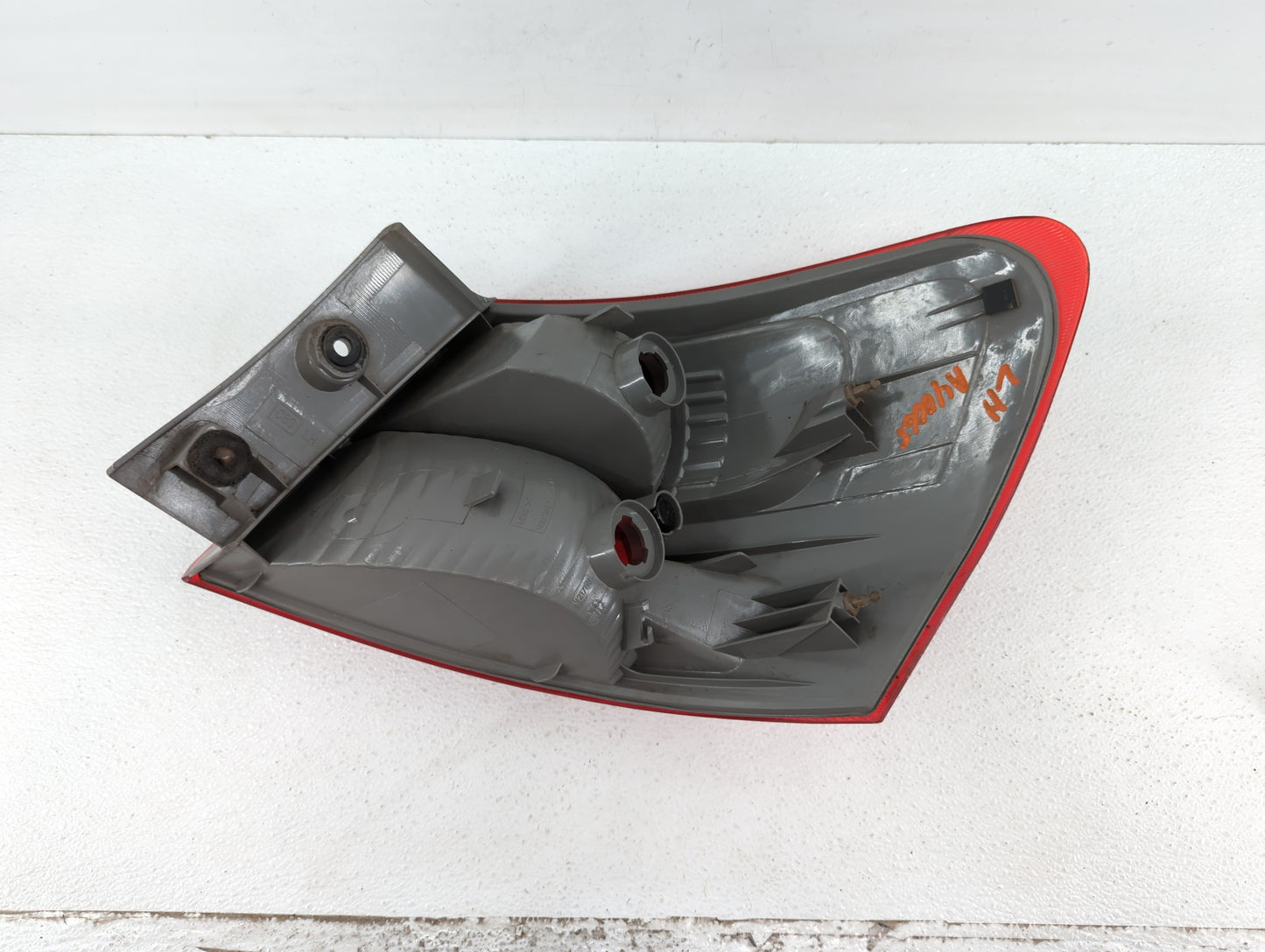 2008-2015 Nissan Rogue Tail Light Assembly Driver Left OEM P/N:DS685-B000L 2PA 946 099 Fits OEM Used Auto Parts - Oemusedaut