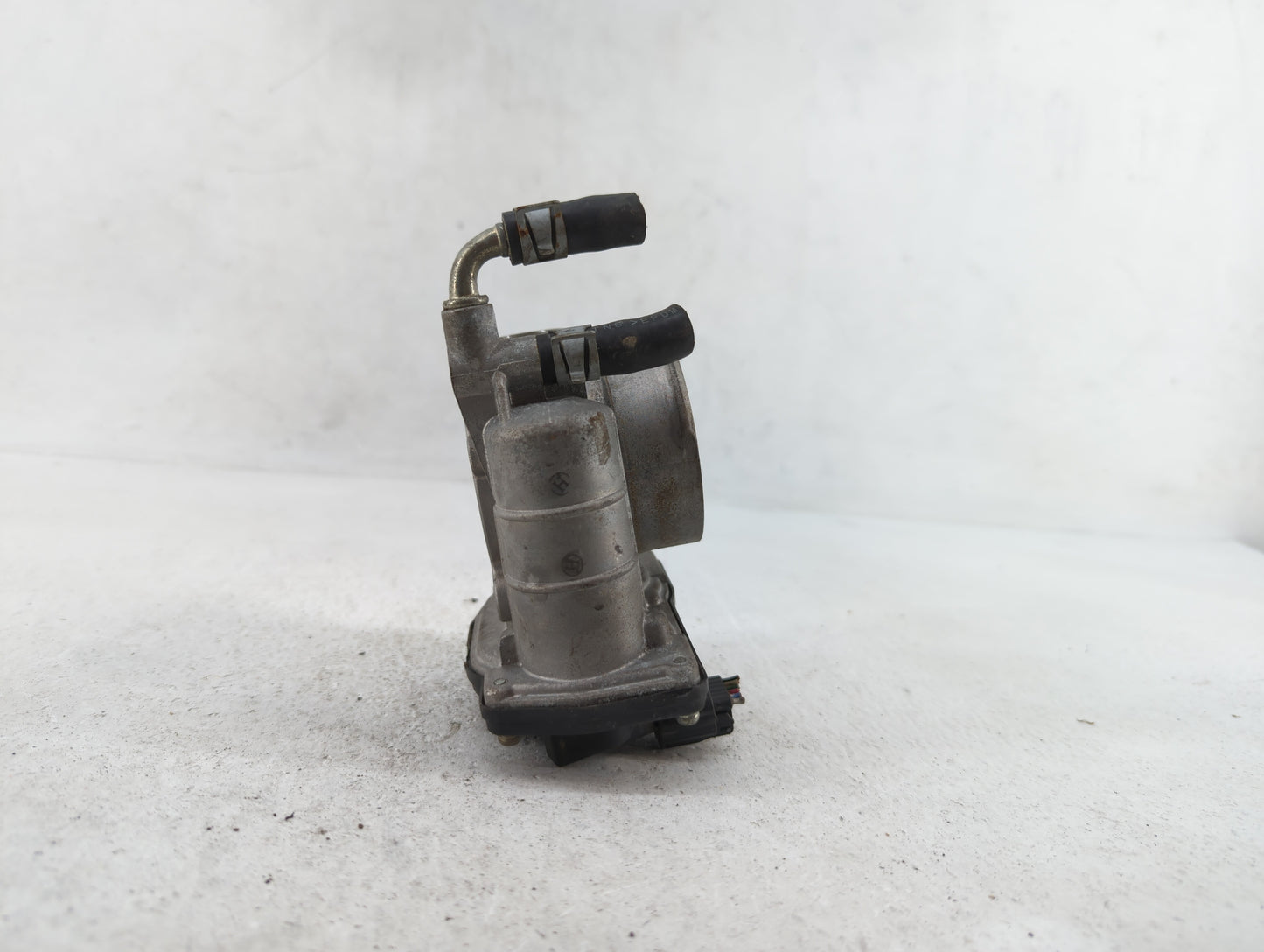 2011-2015 Nissan Rogue Throttle Body P/N:RME60-15 Fits Fits 2011 2012 2013 2014 2015 OEM Used Auto Parts - Oemusedautoparts1