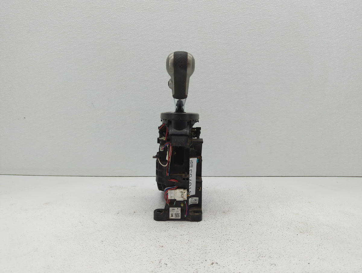 2013 Nissan Rogue Floor Console Assembly Shifter Black - Oemusedautoparts1.com
