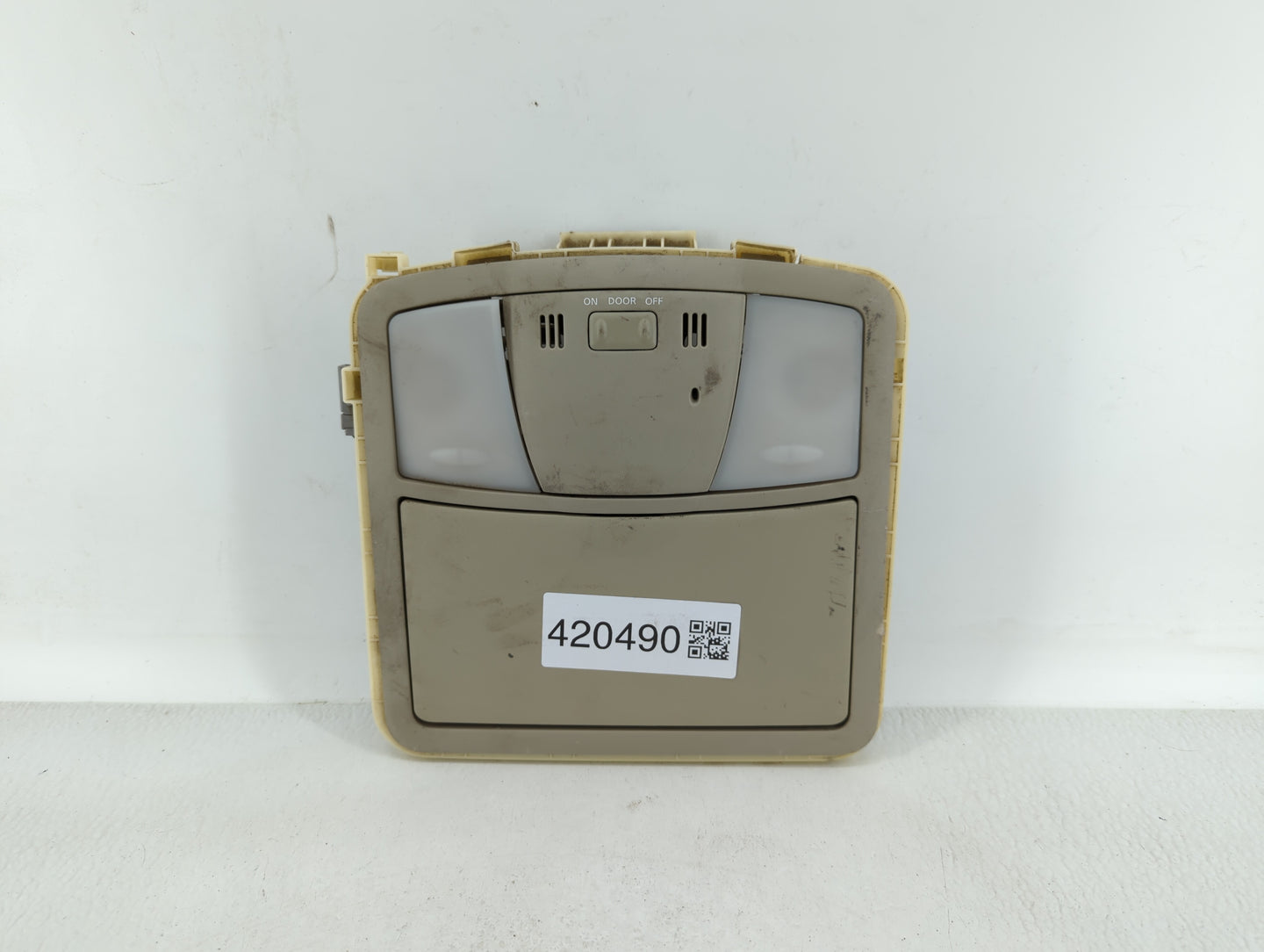 2013 Nissan Rogue Overhead Roof Console - Oemusedautoparts1.com