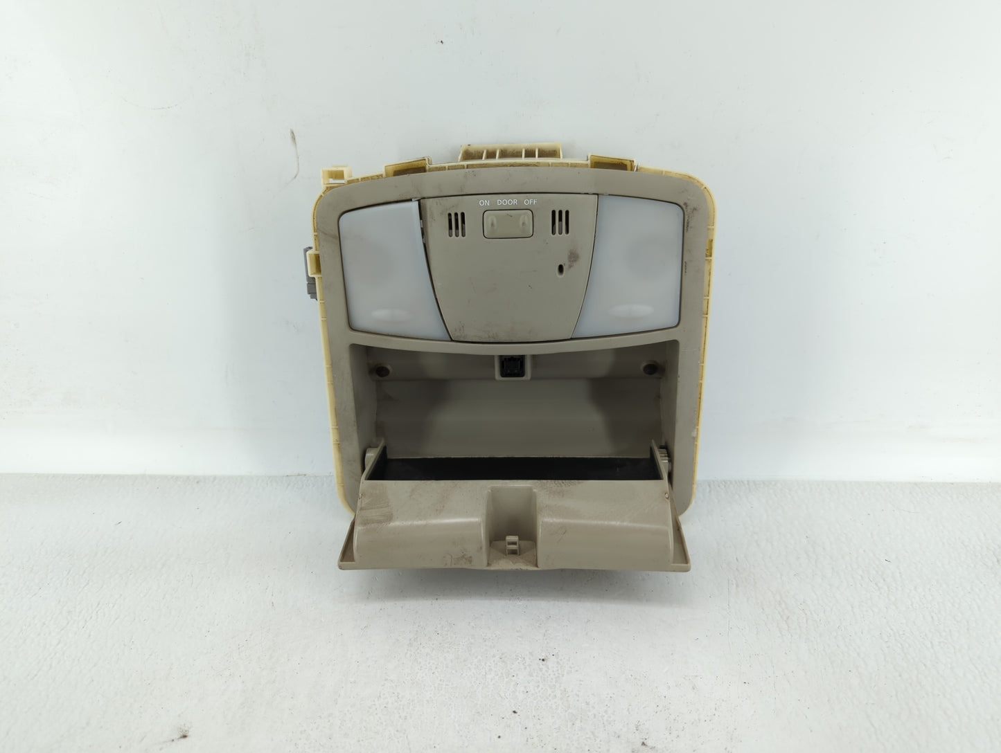 2013 Nissan Rogue Overhead Roof Console - Oemusedautoparts1.com