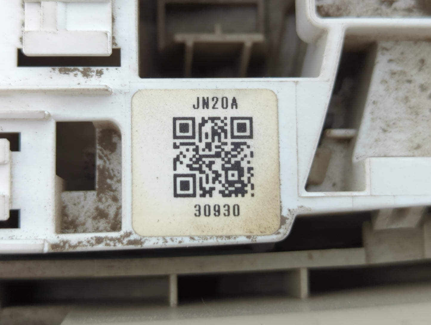 2013 Nissan Rogue Overhead Roof Console - Oemusedautoparts1.com