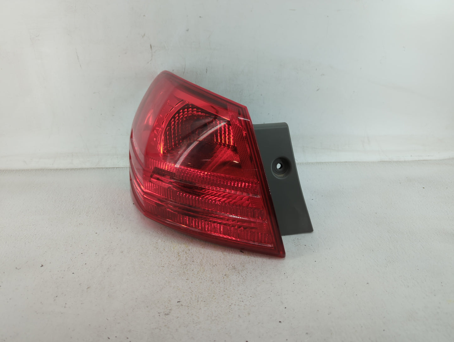 2008-2015 Nissan Rogue Tail Light Assembly Driver Left OEM P/N:DS685-B000L 2PA 946 099 Fits OEM Used Auto Parts - Oemusedaut