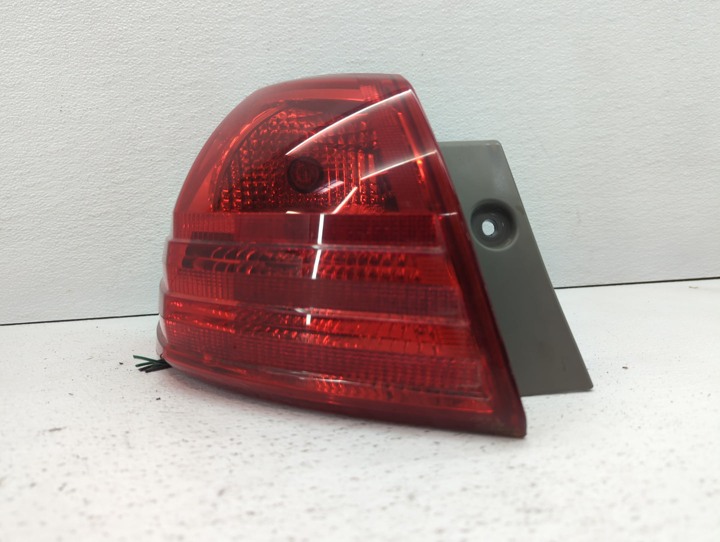 2008-2015 Nissan Rogue Tail Light Assembly Driver Left OEM P/N:DS685-B000L 2PA 946 099 Fits OEM Used Auto Parts - Oemusedaut
