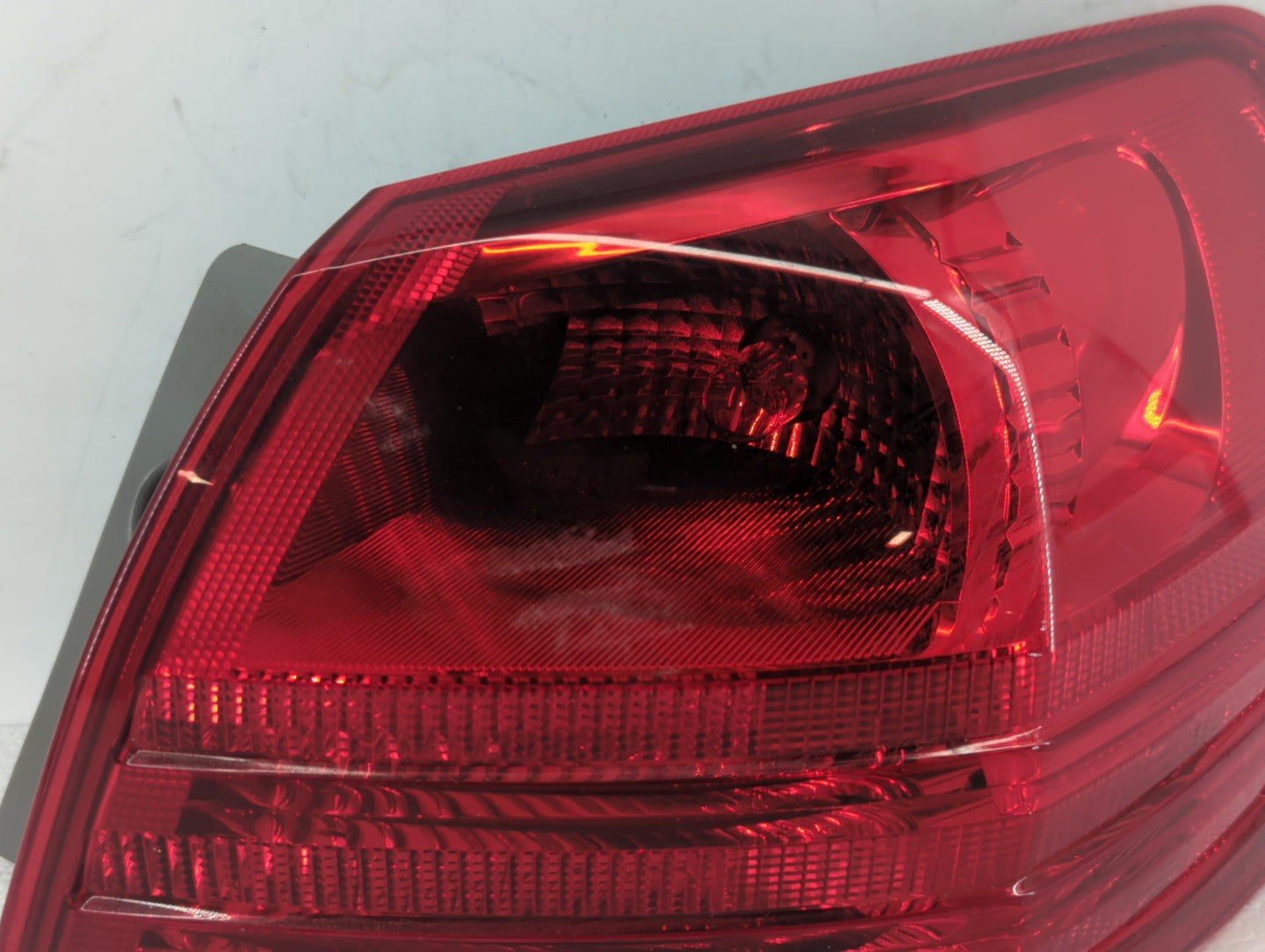 2008-2015 Nissan Rogue Tail Light Assembly Passenger Right OEM Fits Fits 2008 2009 2010 2011 2012 2013 2014 2015 OEM Used Au