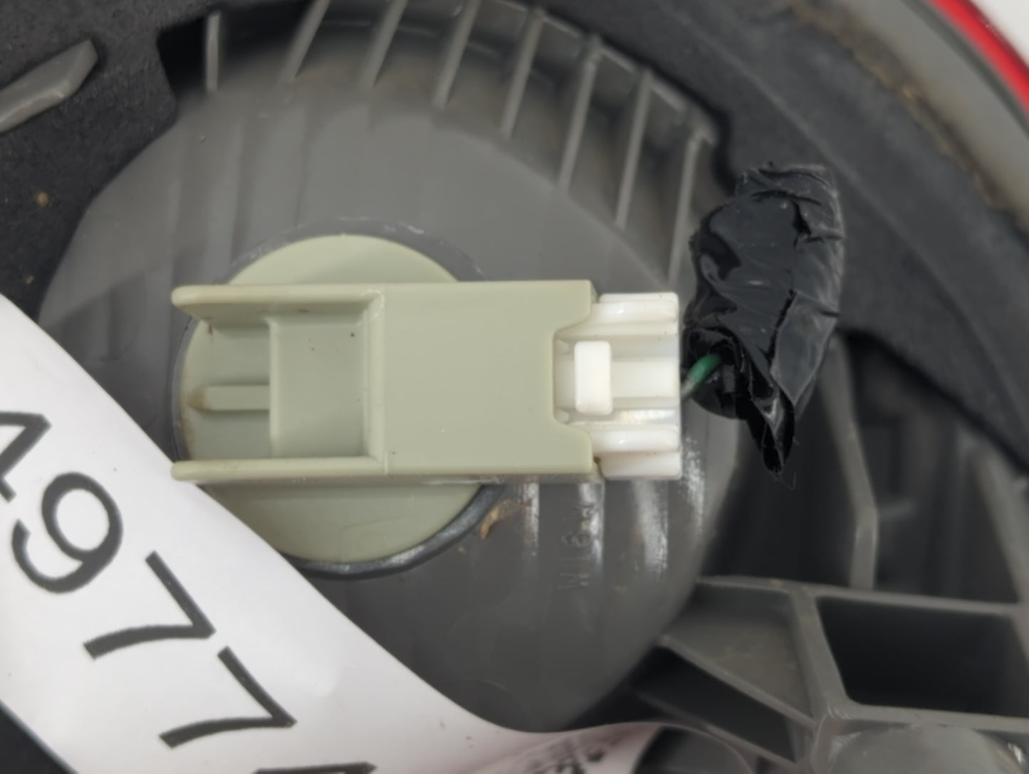 2009-2015 Nissan Rogue Tail Light Assembly Passenger Right OEM Fits Fits 2009 2010 2011 2012 2013 2014 2015 OEM Used Auto Pa