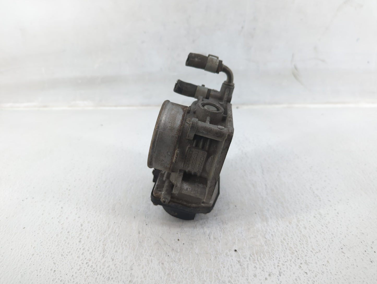 2011-2015 Nissan Rogue Throttle Body P/N:RME60-15 Fits Fits 2011 2012 2013 2014 2015 OEM Used Auto Parts - Oemusedautoparts1