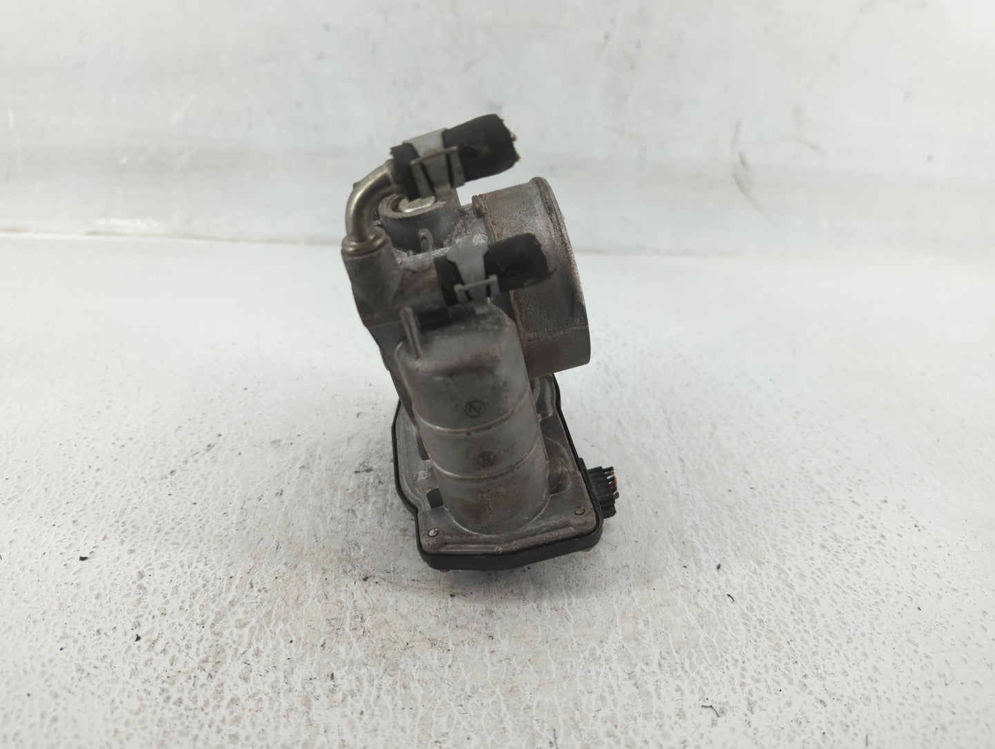 2011-2015 Nissan Rogue Throttle Body Fits Fits 2011 2012 2013 2014 2015 OEM Used Auto Parts - Oemusedautoparts1.com