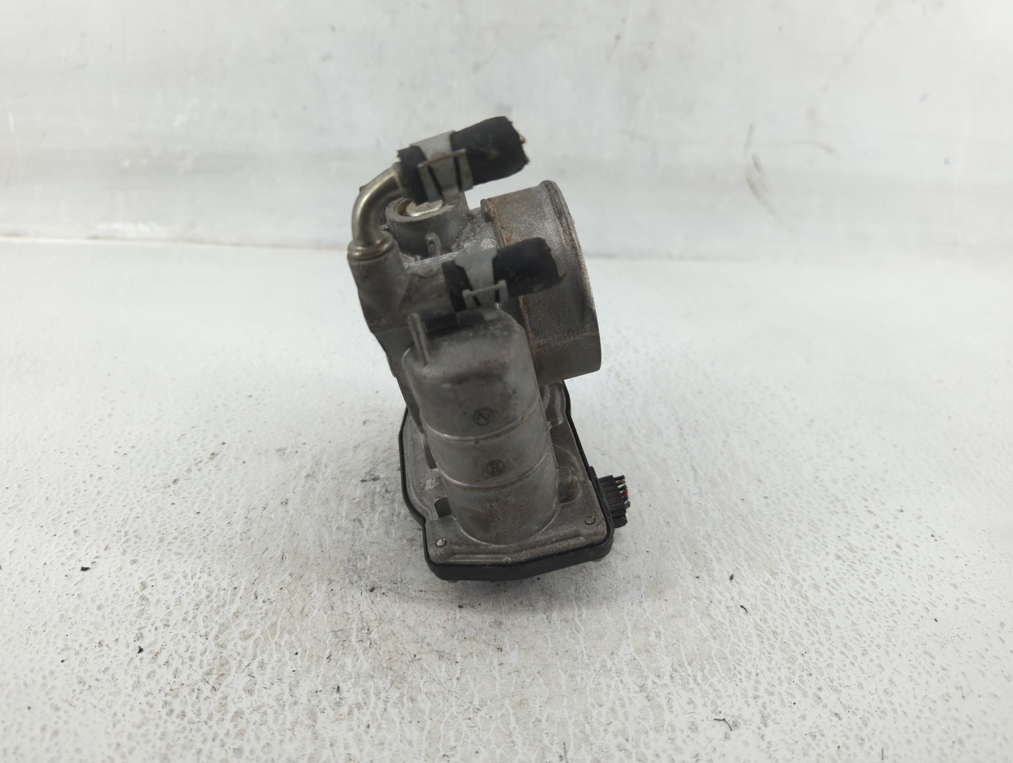 2011-2015 Nissan Rogue Throttle Body Fits Fits 2011 2012 2013 2014 2015 OEM Used Auto Parts - Oemusedautoparts1.com