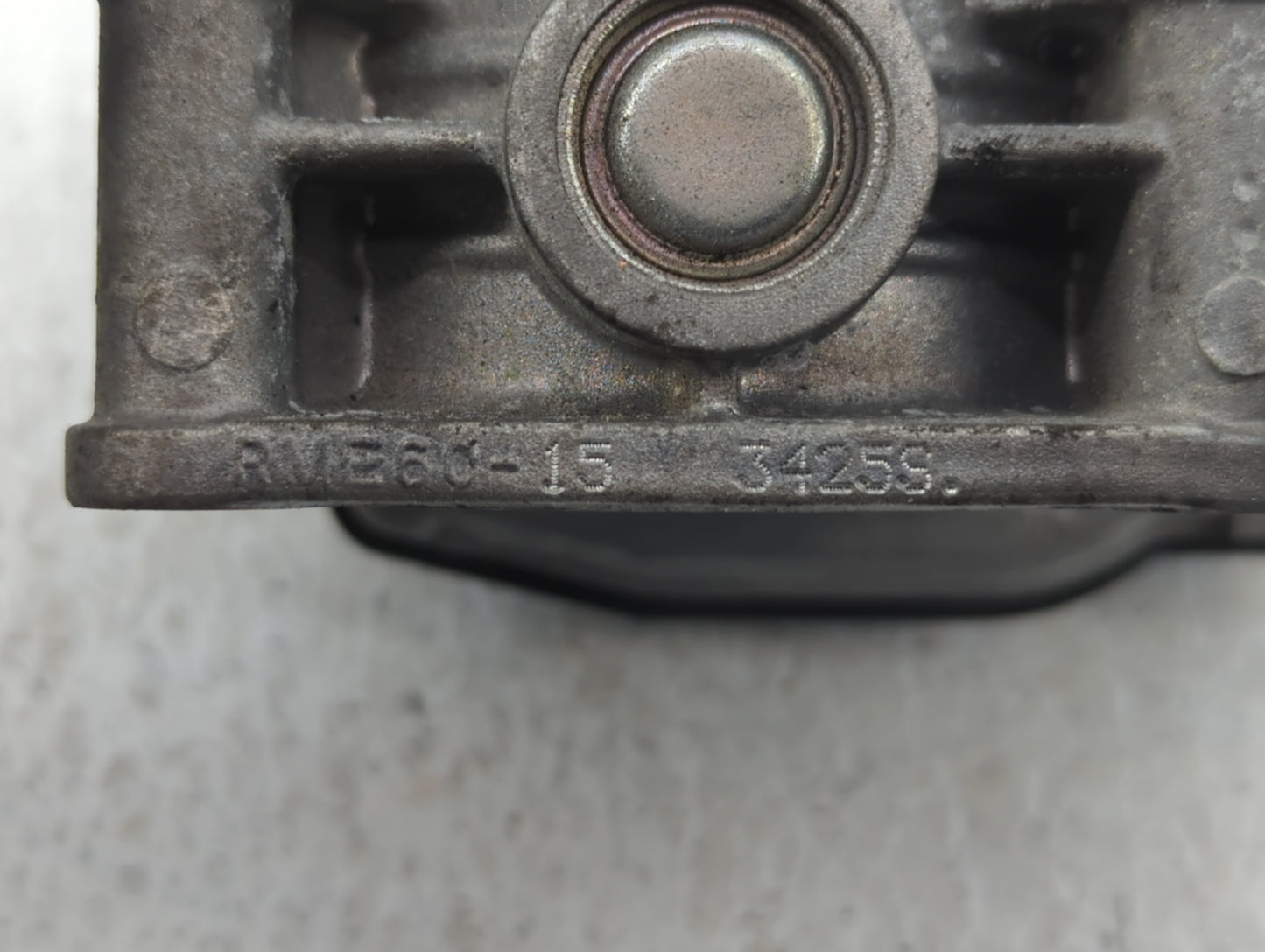 2011-2015 Nissan Rogue Throttle Body Fits Fits 2011 2012 2013 2014 2015 OEM Used Auto Parts - Oemusedautoparts1.com