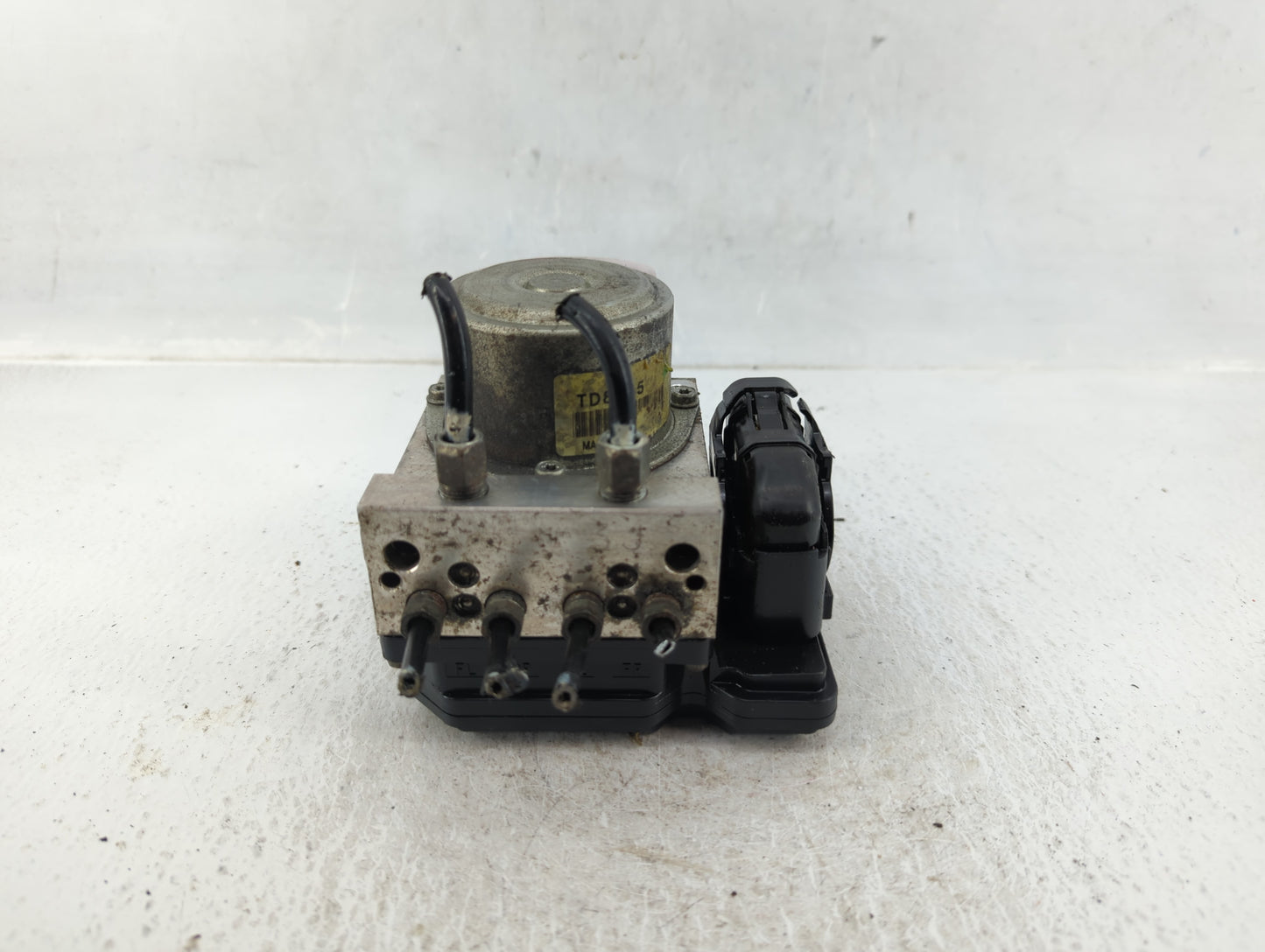 2012-2015 Nissan Rogue ABS Pump Control Module Replacement P/N:TD8405 Fits Fits 2012 2013 2014 2015 OEM Used Auto Parts - Oe