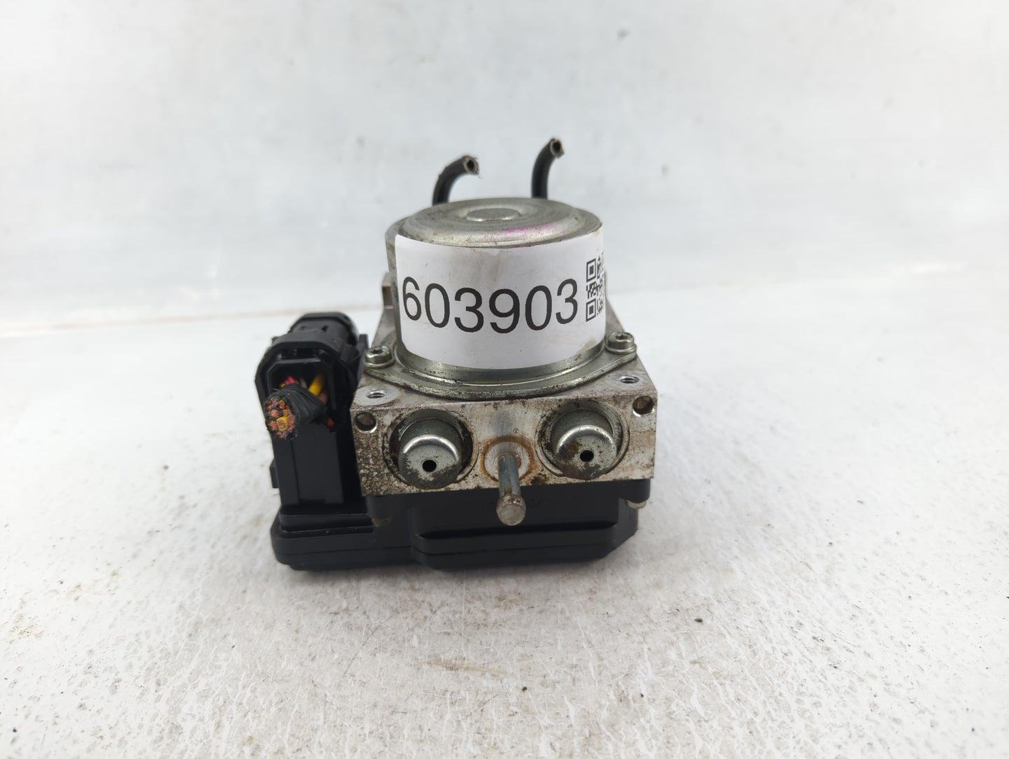 2012-2015 Nissan Rogue ABS Pump Control Module Replacement P/N:TD8405 Fits Fits 2012 2013 2014 2015 OEM Used Auto Parts - Oe