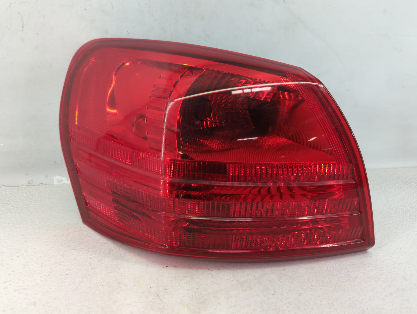 2008-2015 Nissan Rogue Tail Light Assembly Driver Left OEM Fits Fits 2008 2009 2010 2011 2012 2013 2014 2015 OEM Used Auto P