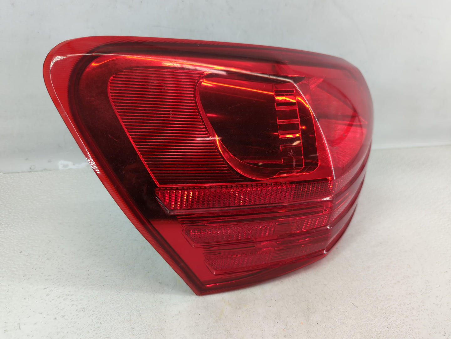 2008-2015 Nissan Rogue Tail Light Assembly Driver Left OEM Fits Fits 2008 2009 2010 2011 2012 2013 2014 2015 OEM Used Auto P