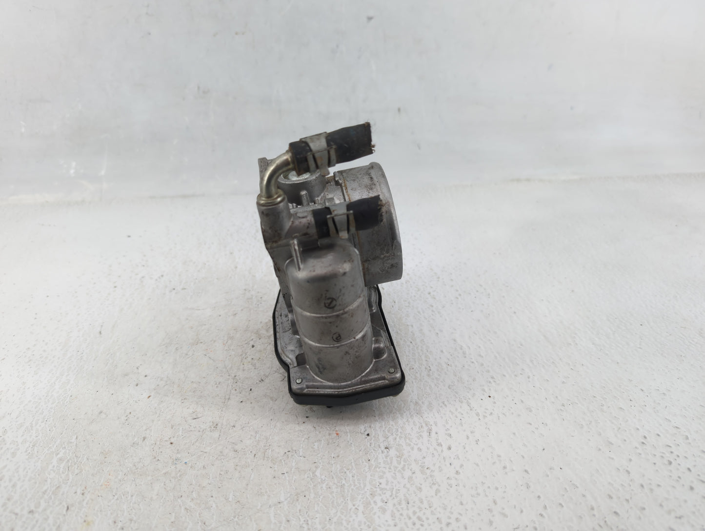 2011-2015 Nissan Rogue Throttle Body P/N:RVE60-15 Fits Fits 2011 2012 2013 2014 2015 OEM Used Auto Parts - Oemusedautoparts1