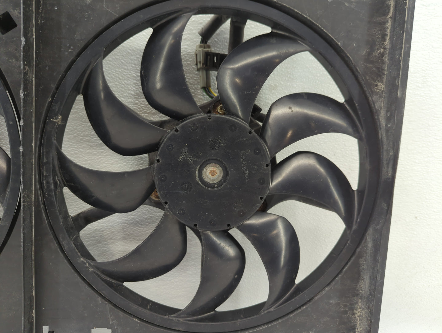 2010-2015 Nissan Rogue Left Radiator Fan Motor Assembly - Oemusedautoparts1.com