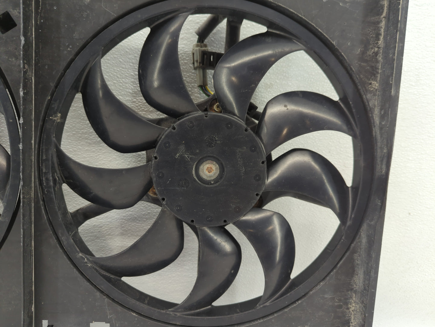 2010-2015 Nissan Rogue Left Radiator Fan Motor Assembly - Oemusedautoparts1.com