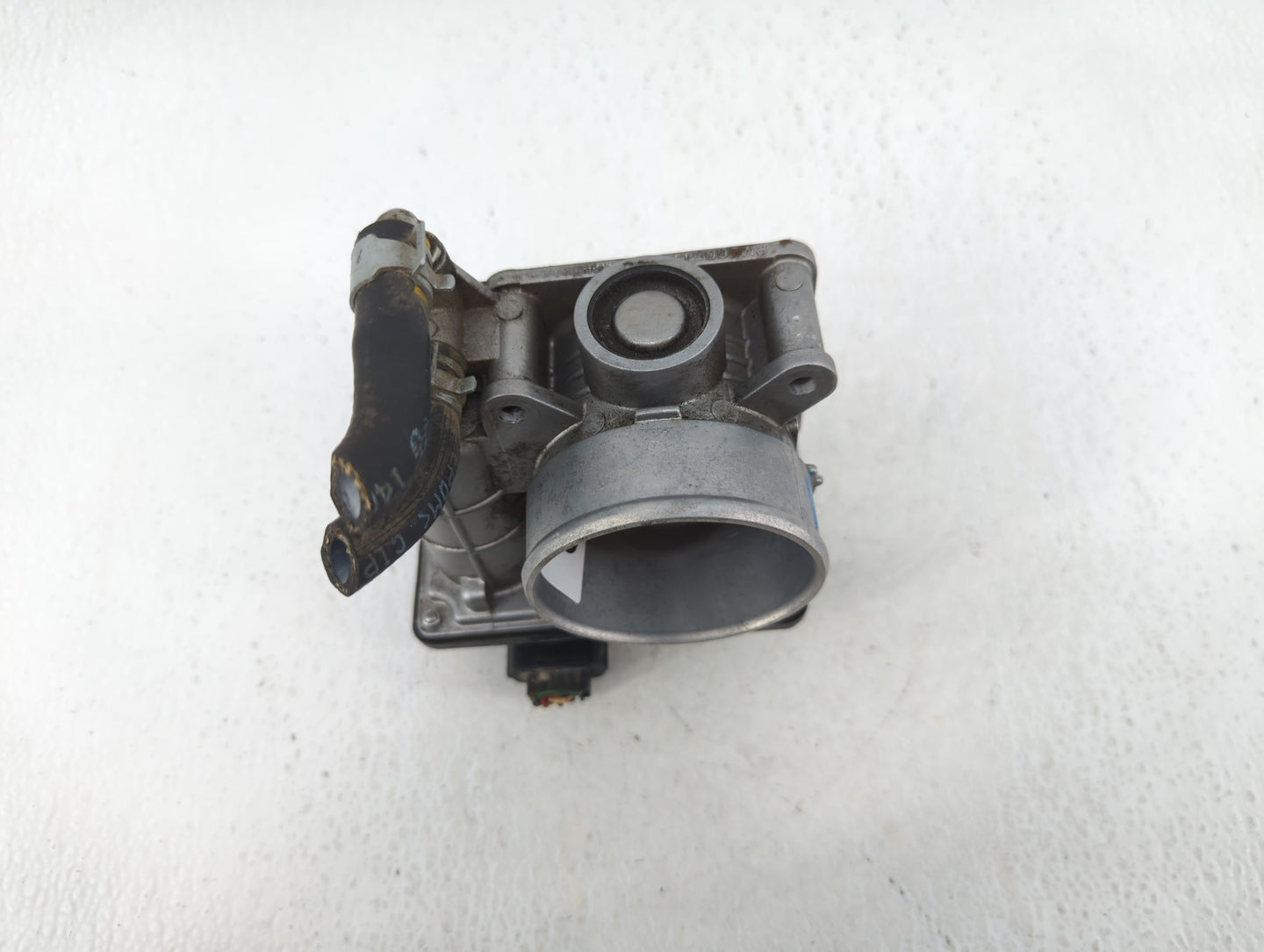2011-2015 Nissan Rogue Throttle Body P/N:RME60-15 Fits Fits 2011 2012 2013 2014 2015 OEM Used Auto Parts - Oemusedautoparts1