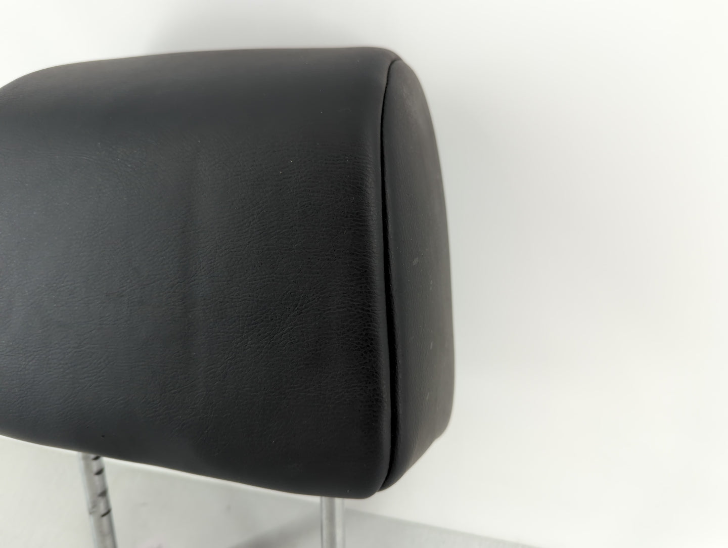 2013 Nissan Rogue Headrest Head Rest Front Driver Passenger Seat Black - Oemusedautoparts1.com